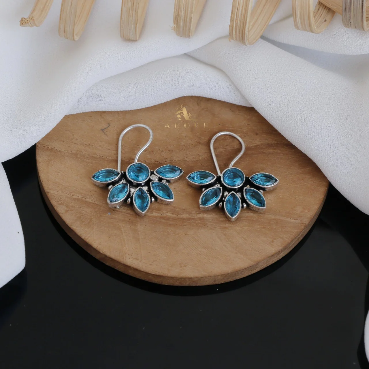 Adalia Half Flower Glossy Drop - Image 7