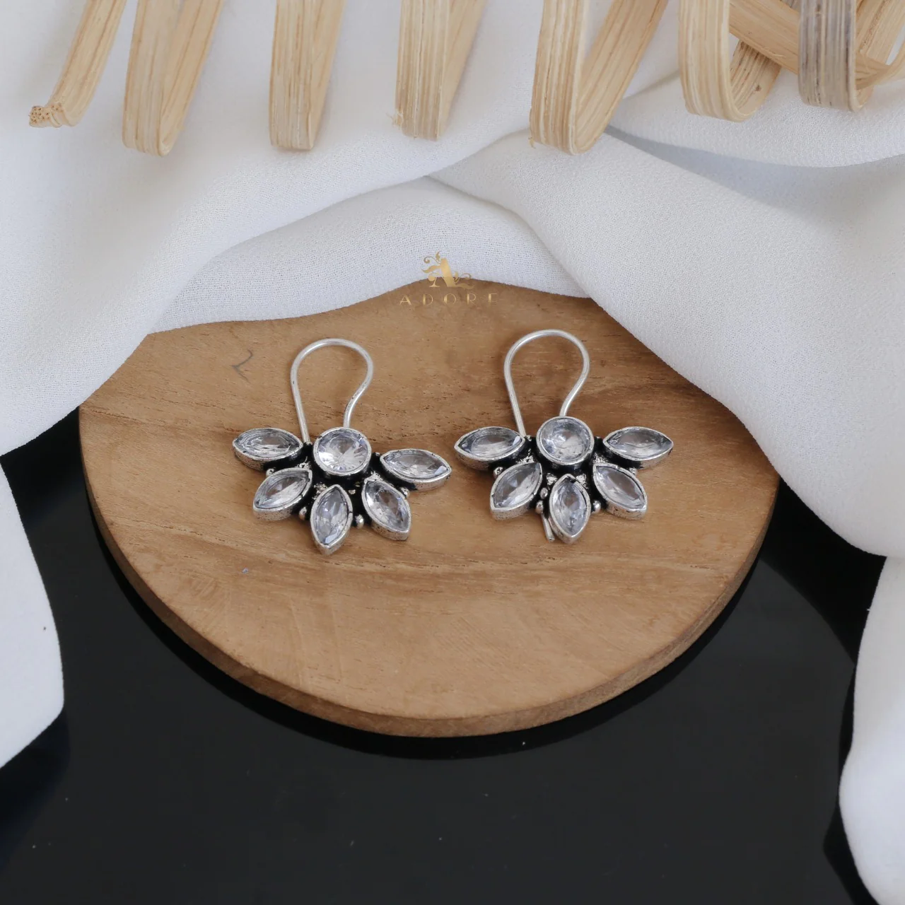 Adalia Half Flower Glossy Drop - Image 9