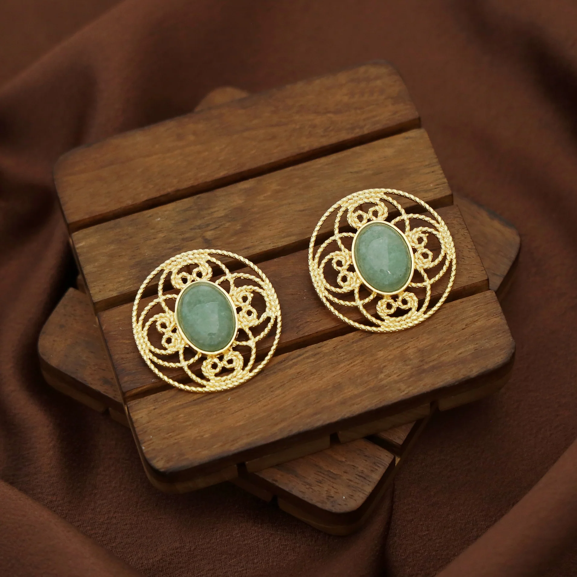 Adele Golden Flower Circle Natural Oval Stone Earring - Image 4