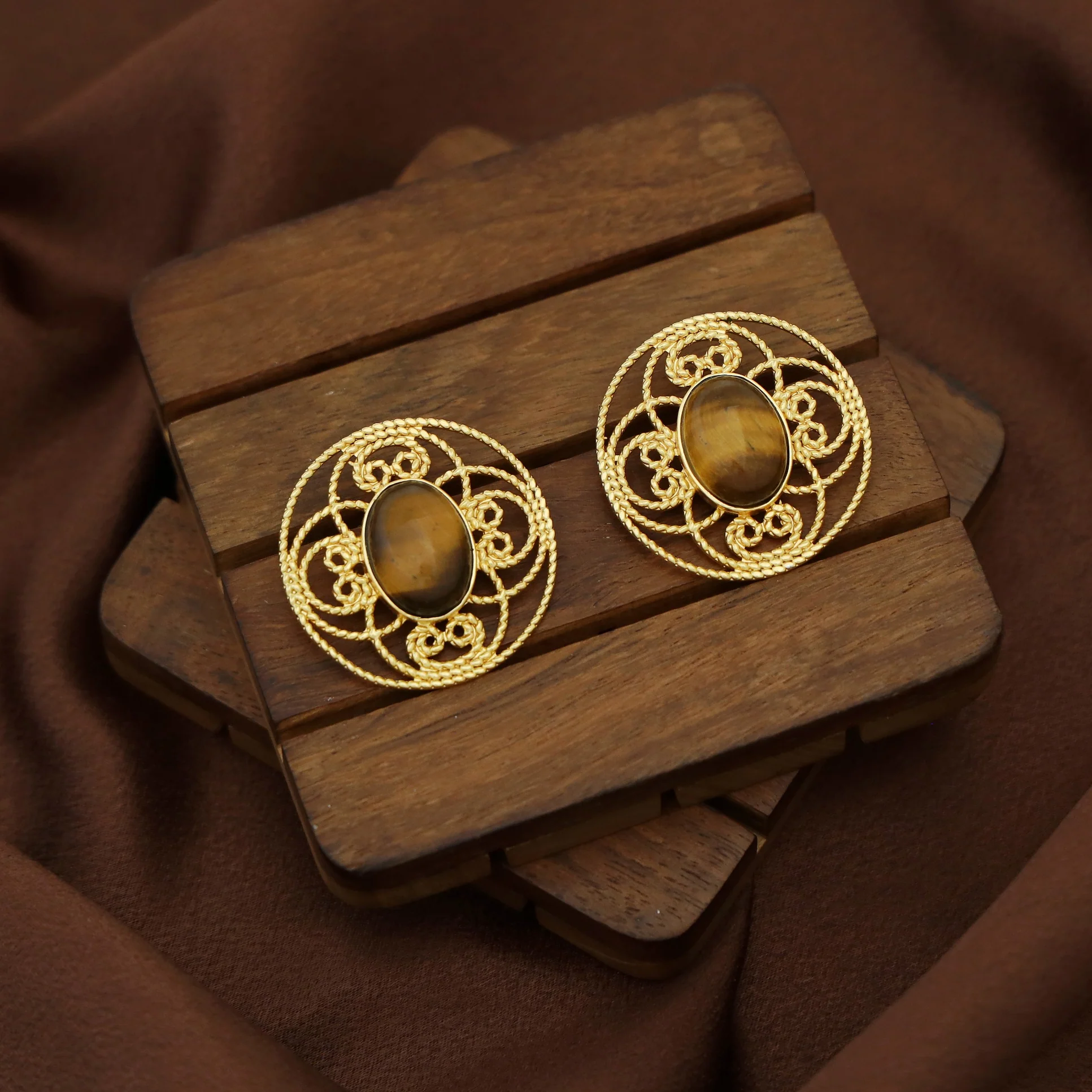 Adele Golden Flower Circle Natural Oval Stone Earring - Image 5