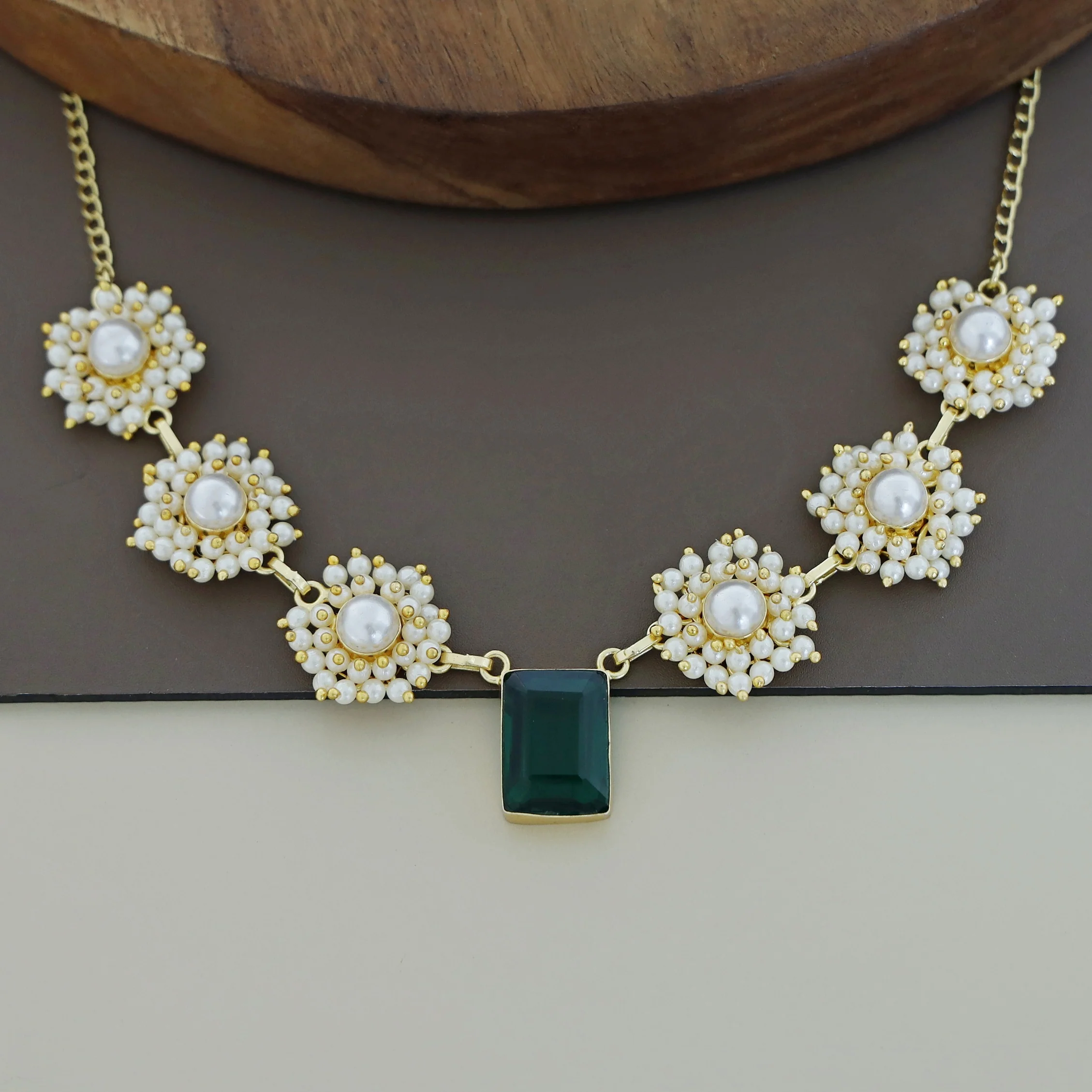 Adelita Glossy Rectangle Cluster Pearl Short Neckpiece / Choker - Image 3
