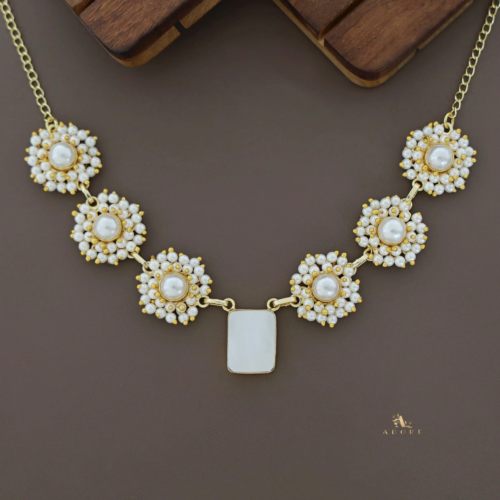 Adelita Glossy Rectangle Cluster Pearl Short Neckpiece / Choker - Image 5