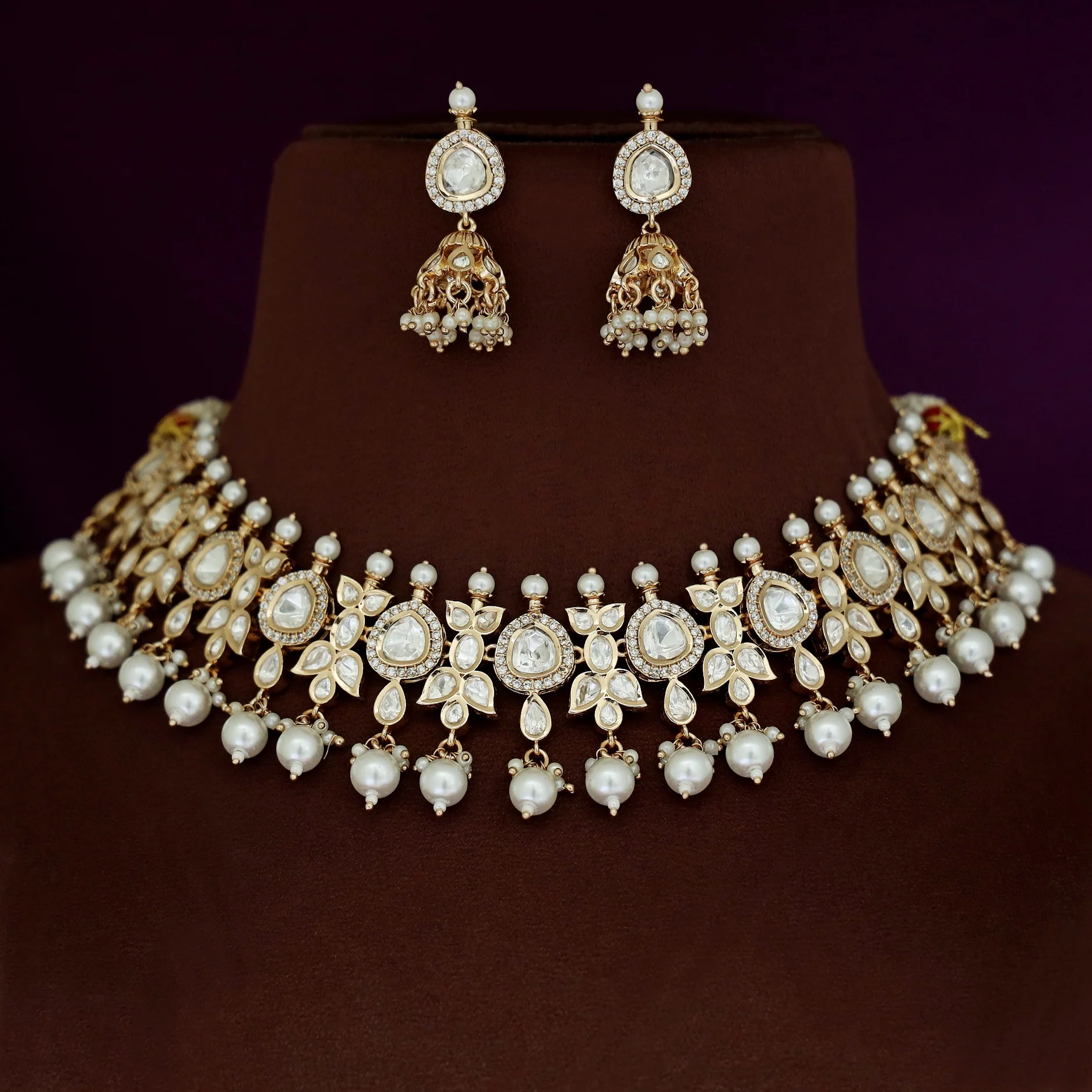 Premium Adinika Kundan Pearl Neckpiece With Earring - Image 3