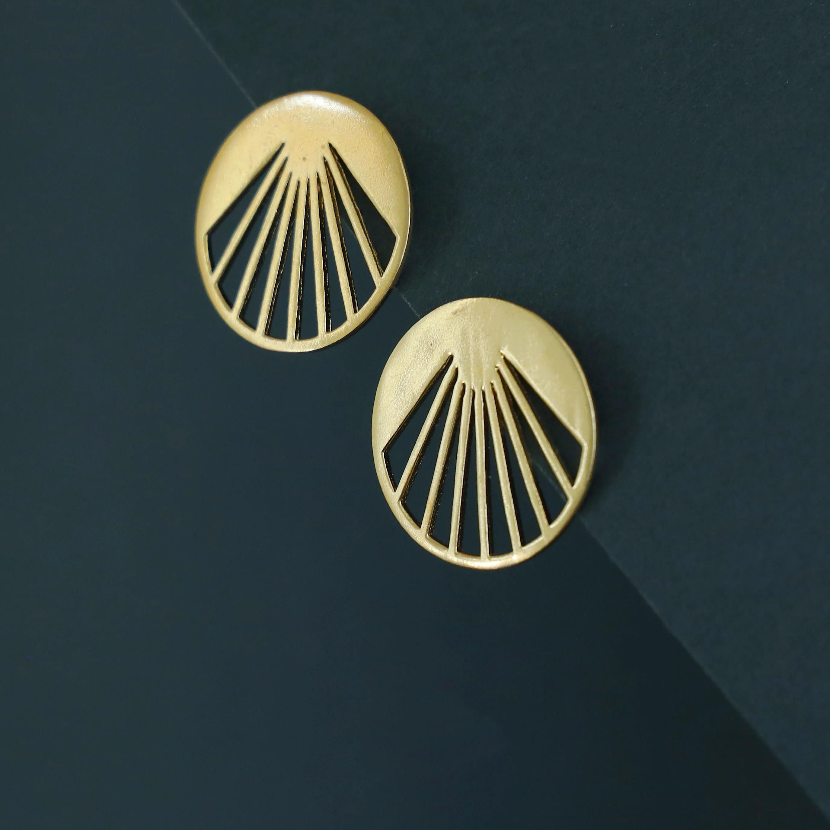 Adley Golden Sunburst Earring - Image 2