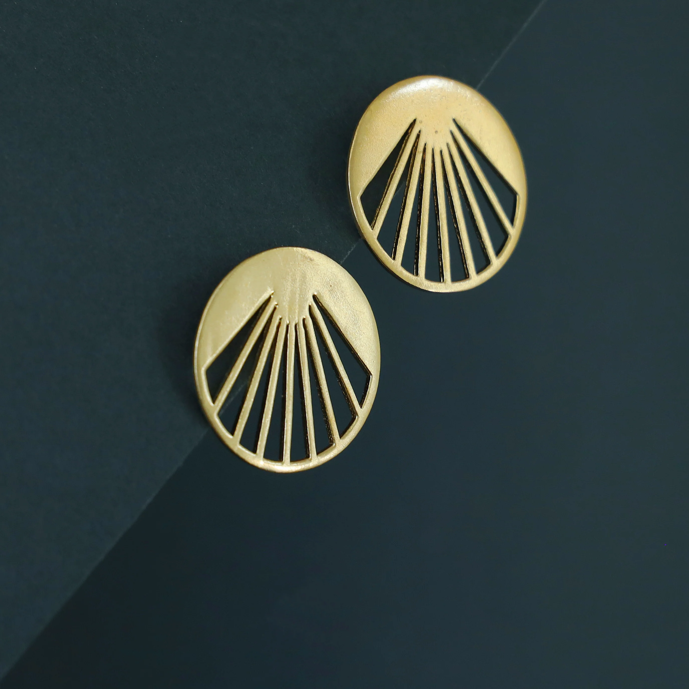 Adley Golden Sunburst Earring - Image 3