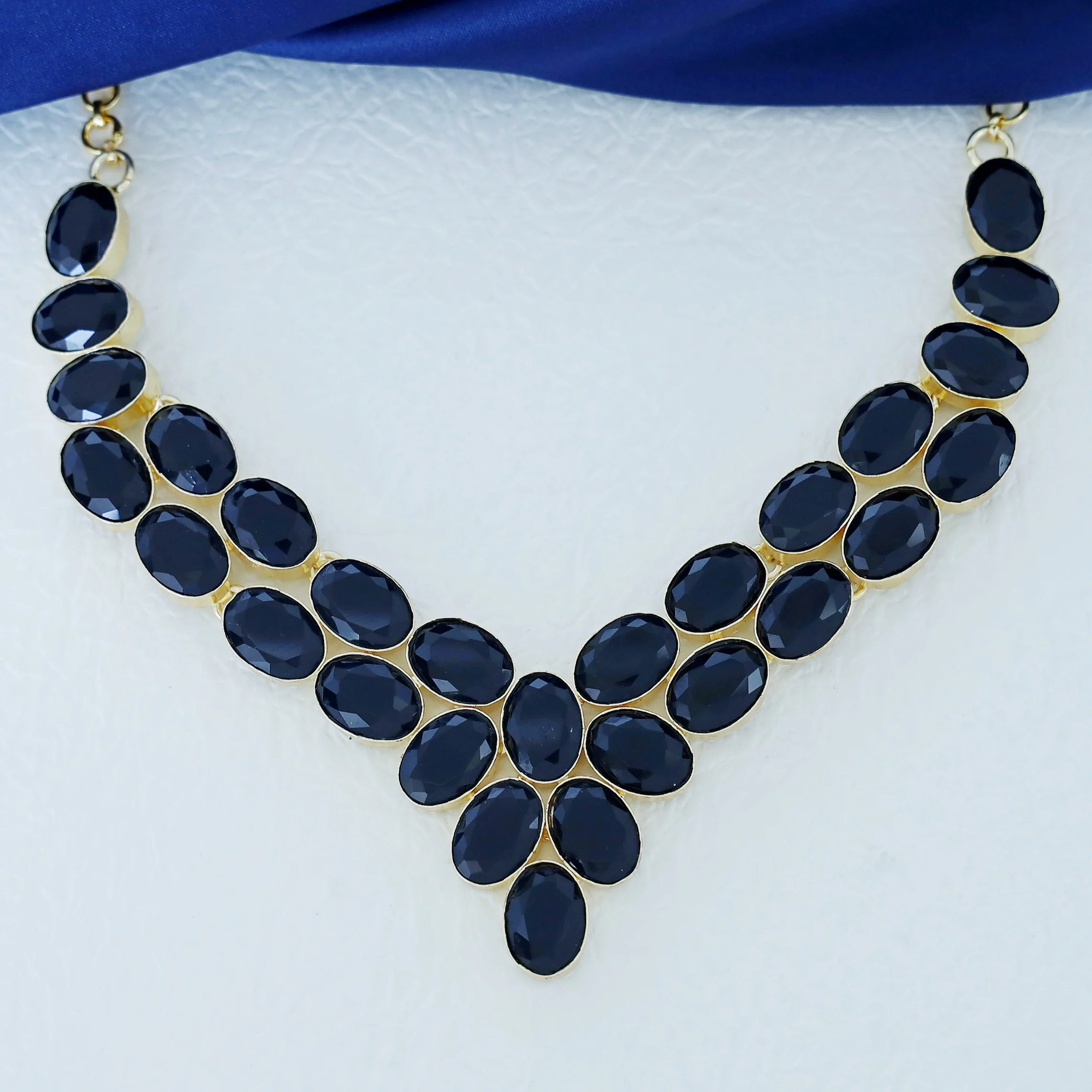 Adore Majestic Neckpiece - Image 4