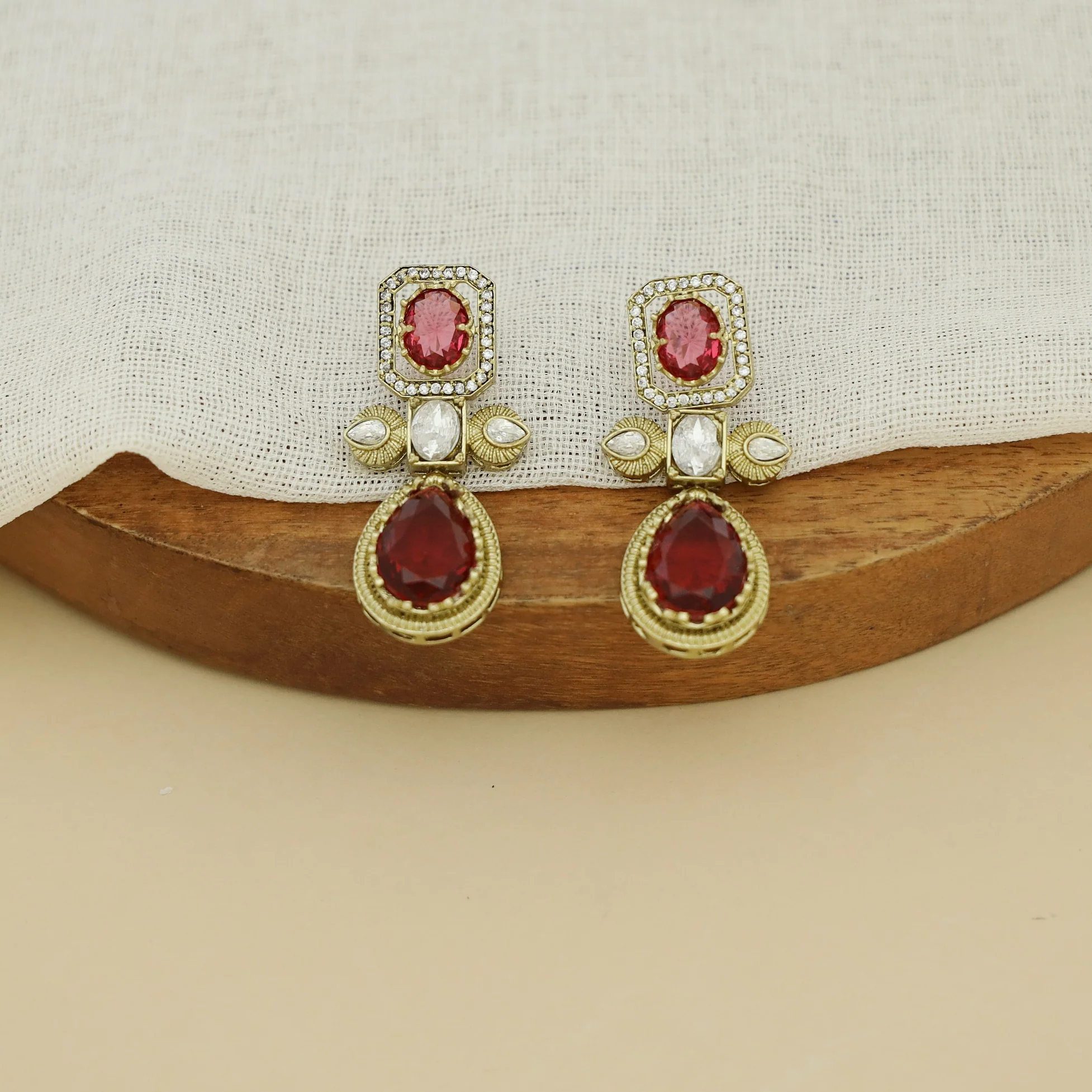 Adrisha AD Stone Glossy Short Neckpiece With Earring - Image 10