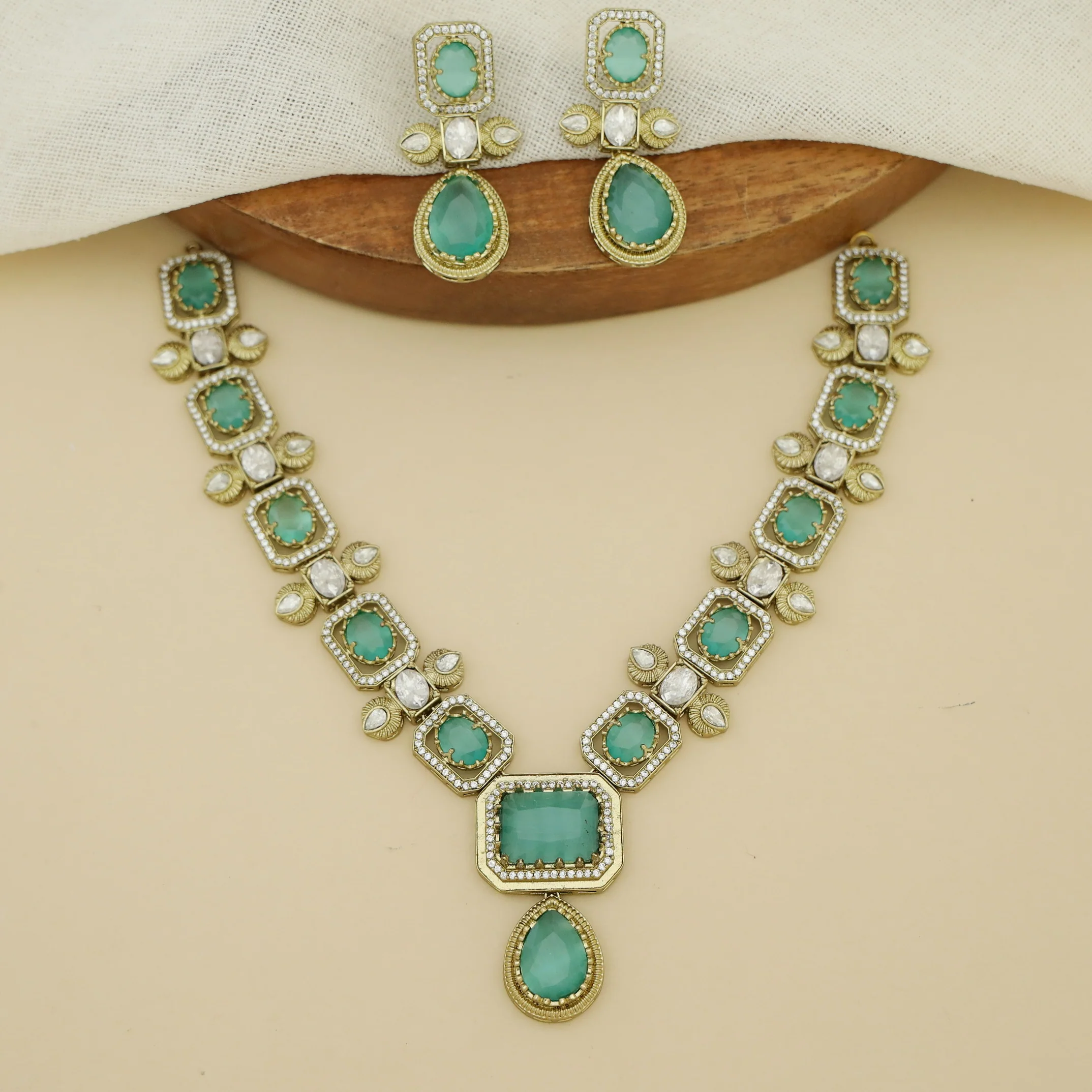 Adrisha AD Stone Glossy Short Neckpiece With Earring - Image 5