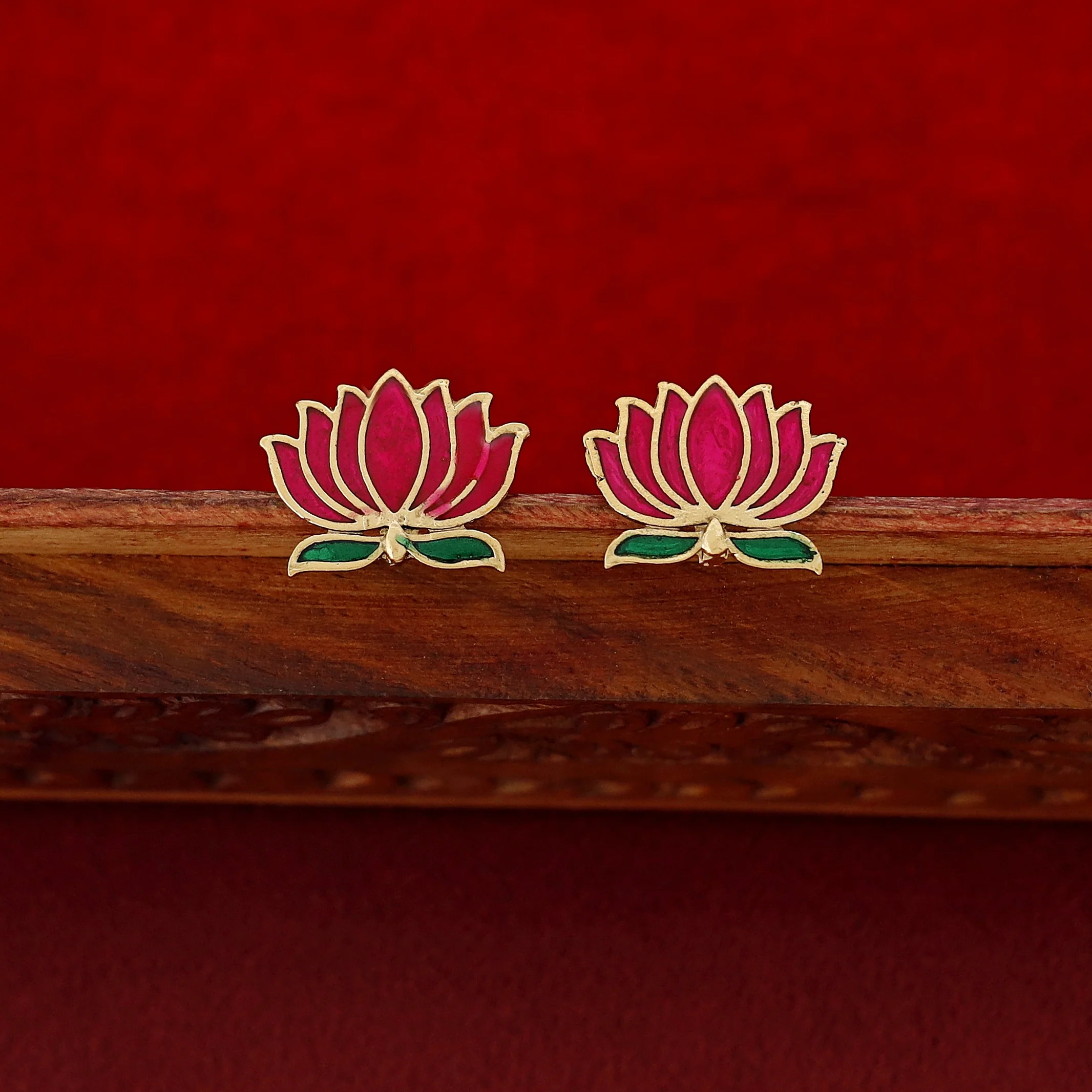 Advaita Enamel Lotus Choker With Earring - Image 4