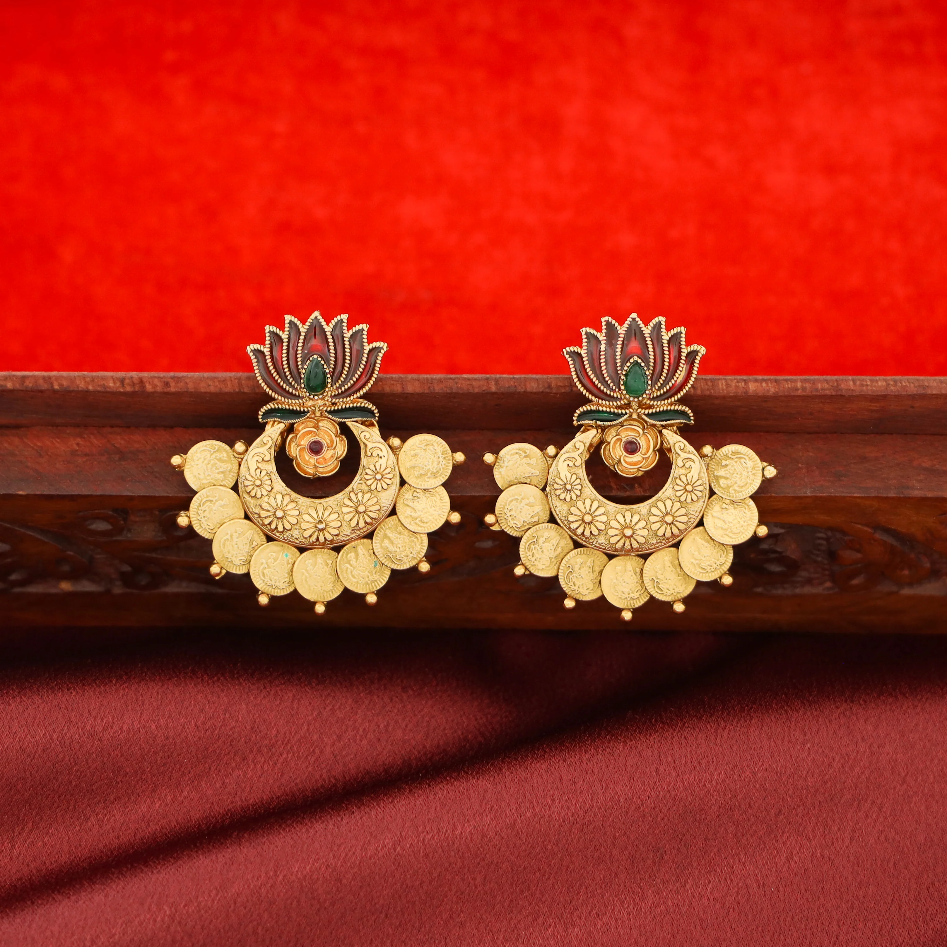 Advaita Enamel Lotus Kashi Earring - Image 2