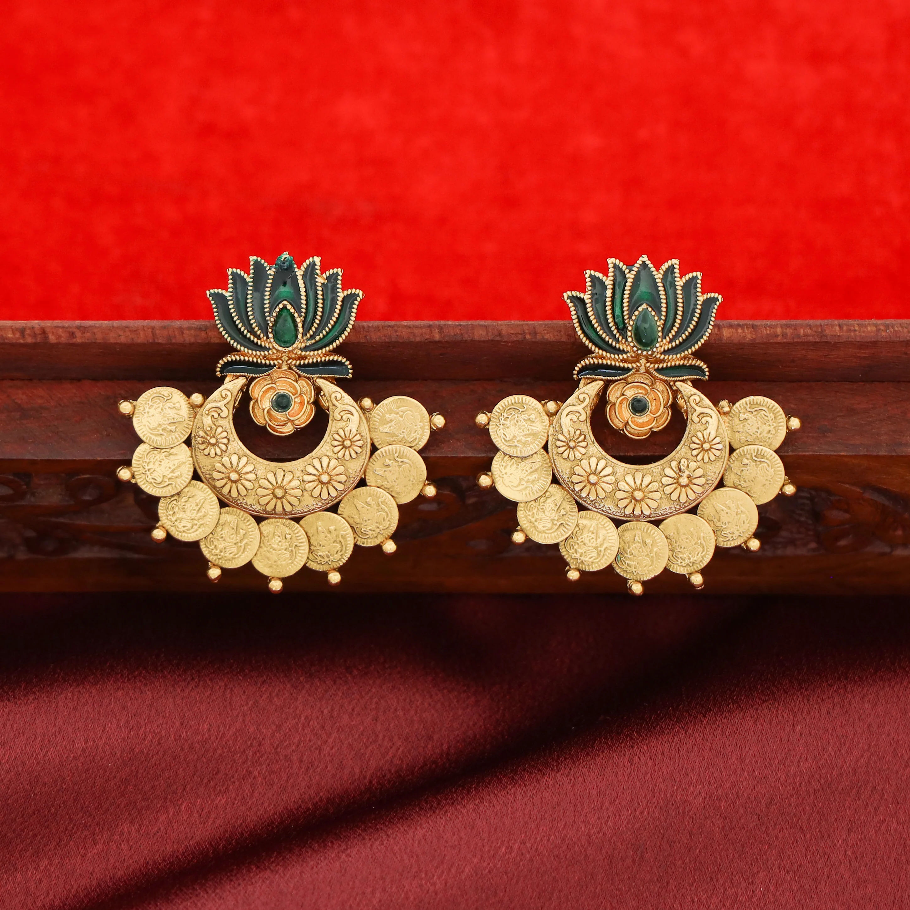 Advaita Enamel Lotus Kashi Earring - Image 5