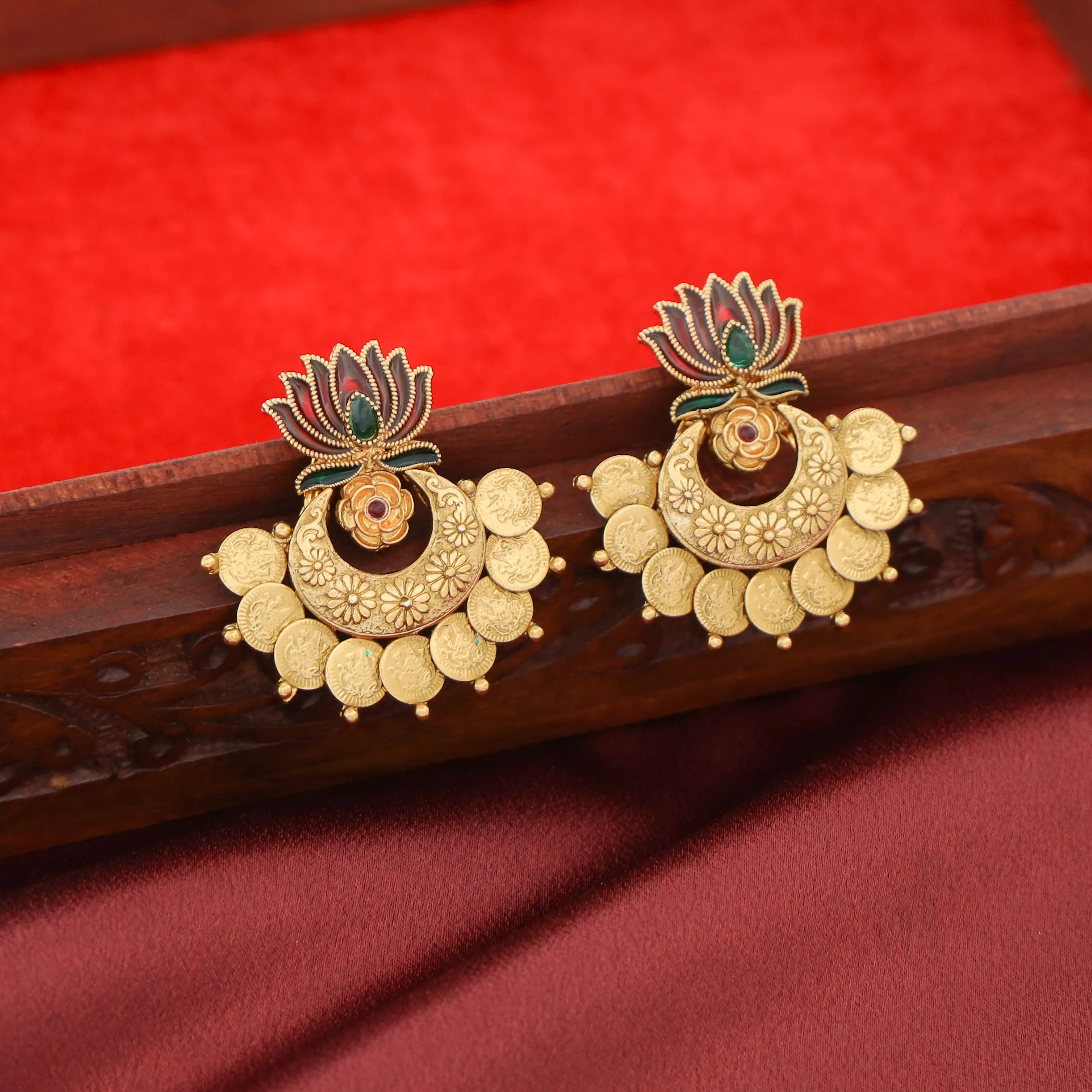 Advaita Enamel Lotus Kashi Earring - Image 8