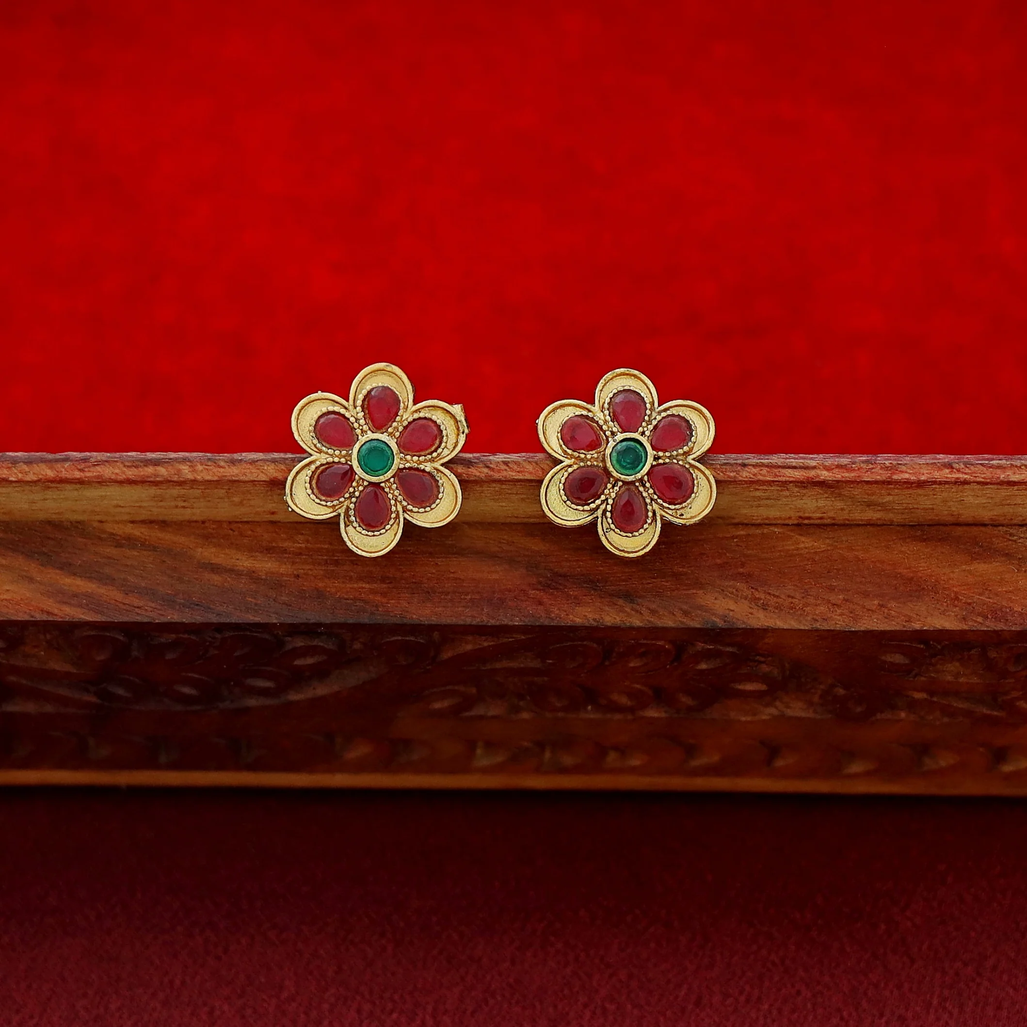 Adwita 5 Flower Golden Ball Choker With Earring - Image 11