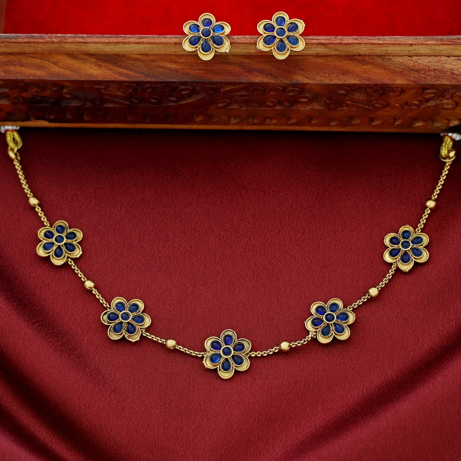 Adwita 5 Flower Golden Ball Choker With Earring - Image 8