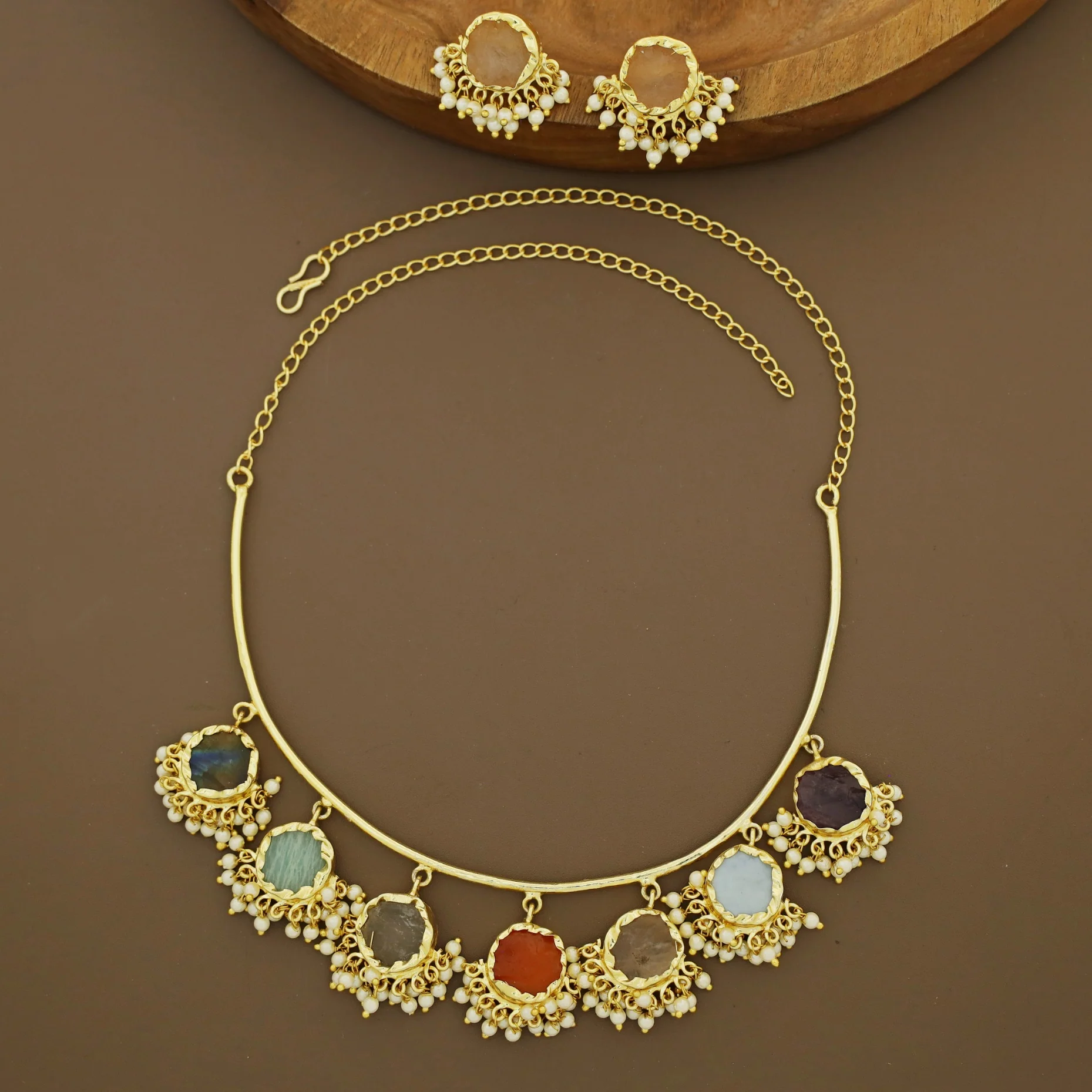 Adya Cluster Pearl Raw Stone Neck Cuff With Earring - Image 4