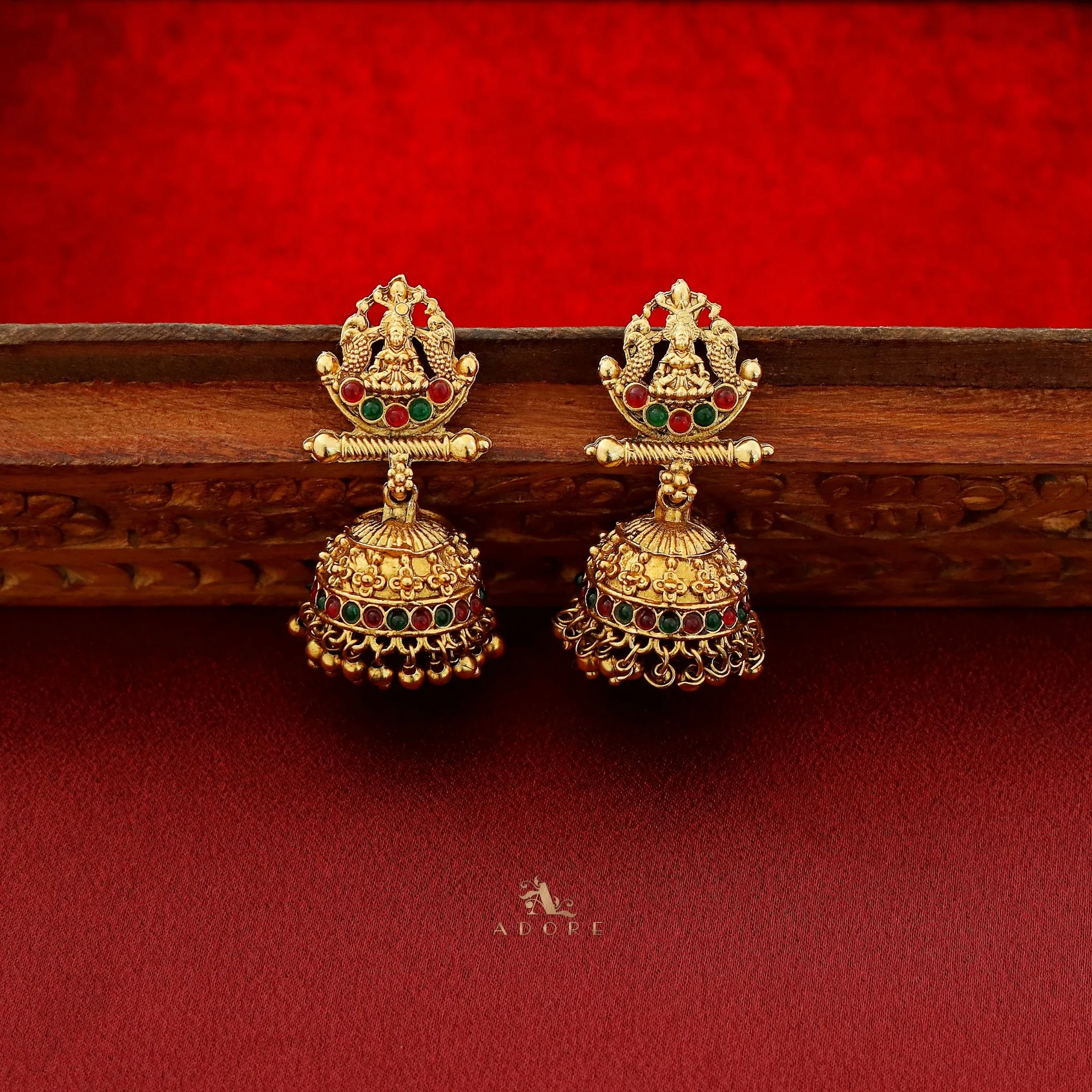 Aadarshini Lakshmi Short Neckpiece With Earring - Image 4