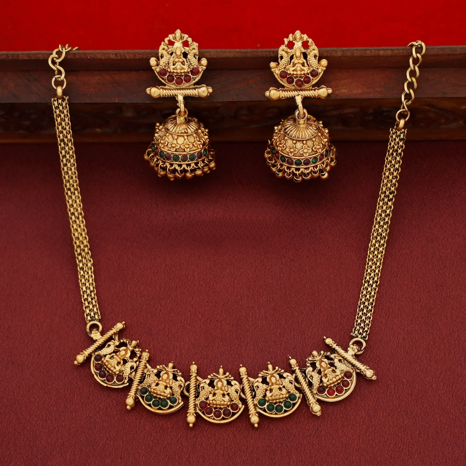 Aadarshini Lakshmi Short Neckpiece With Earring - Image 5