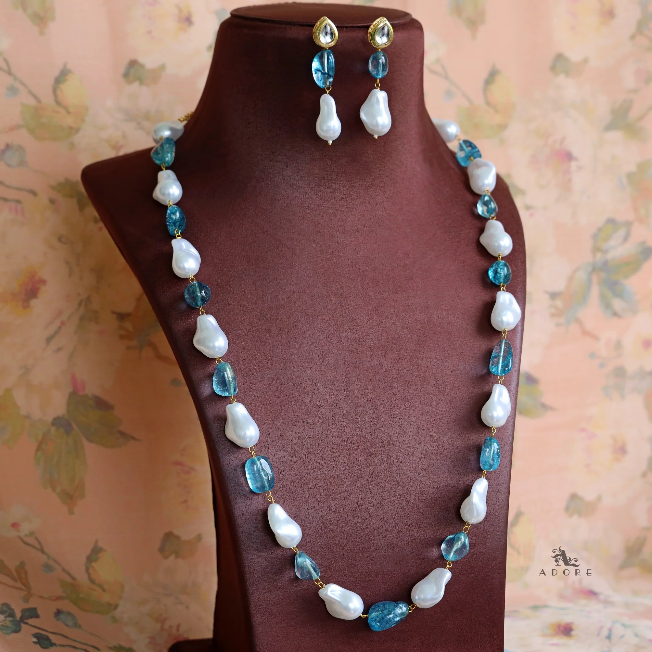 Aganya Baroque Kundan Long Neckpiece with Earring - Image 12