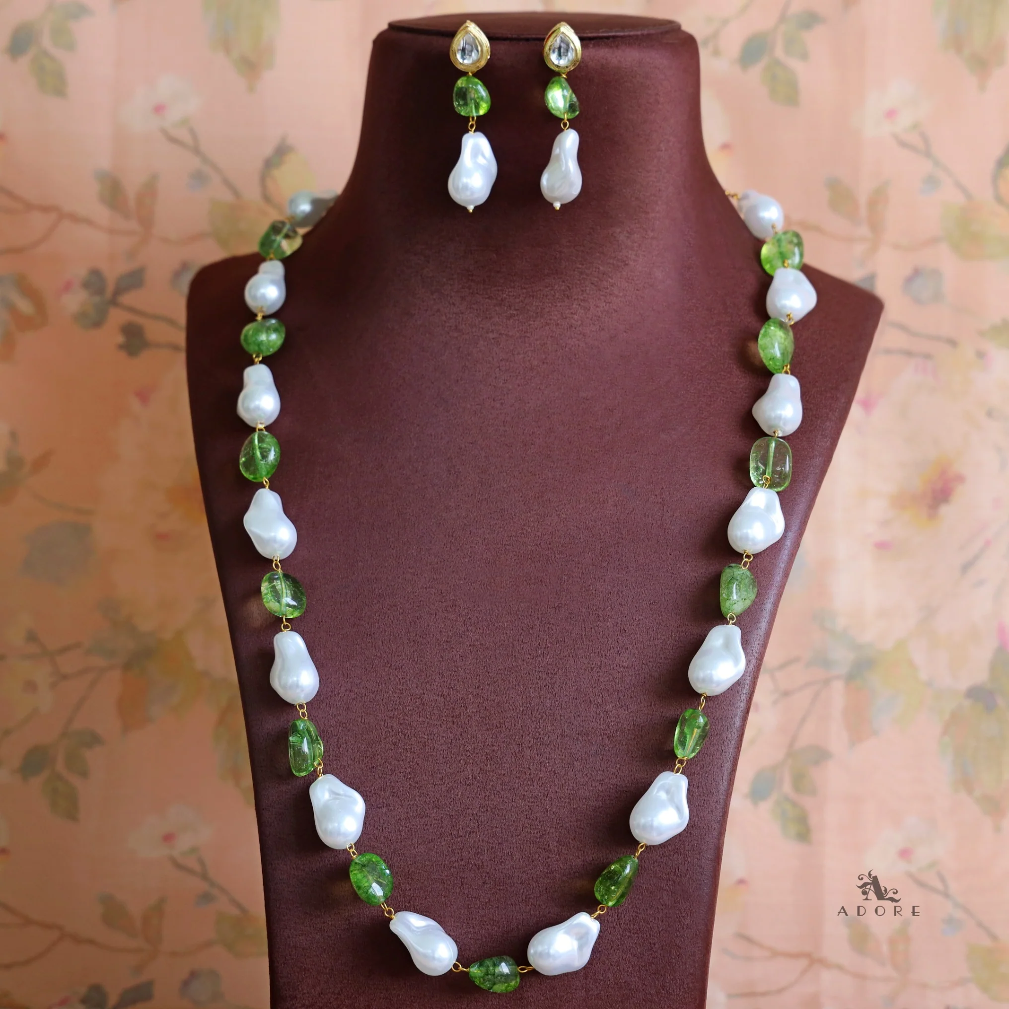 Aganya Baroque Kundan Long Neckpiece with Earring - Image 3