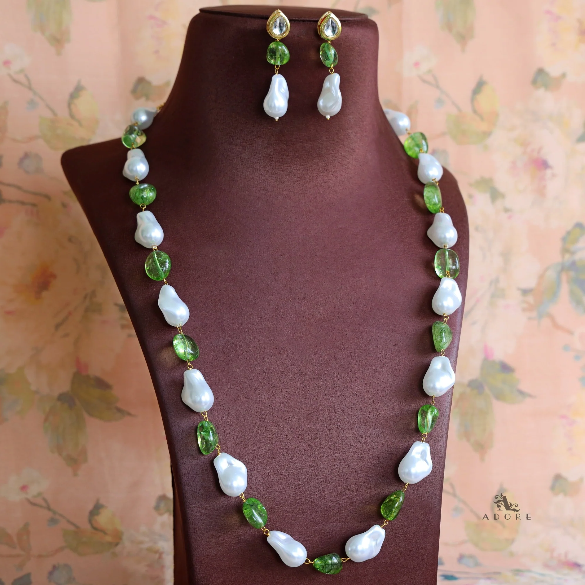 Aganya Baroque Kundan Long Neckpiece with Earring - Image 6