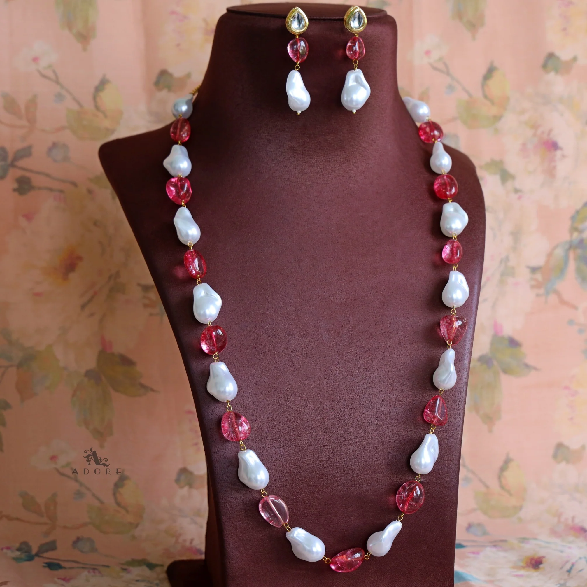 Aganya Baroque Kundan Long Neckpiece with Earring - Image 8