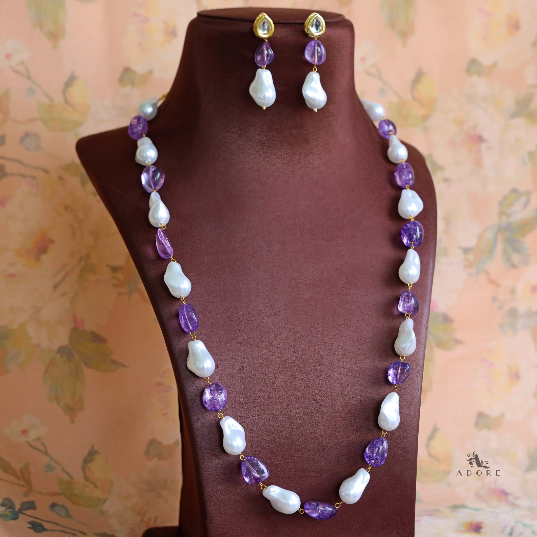Aganya Baroque Kundan Long Neckpiece with Earring - Image 9