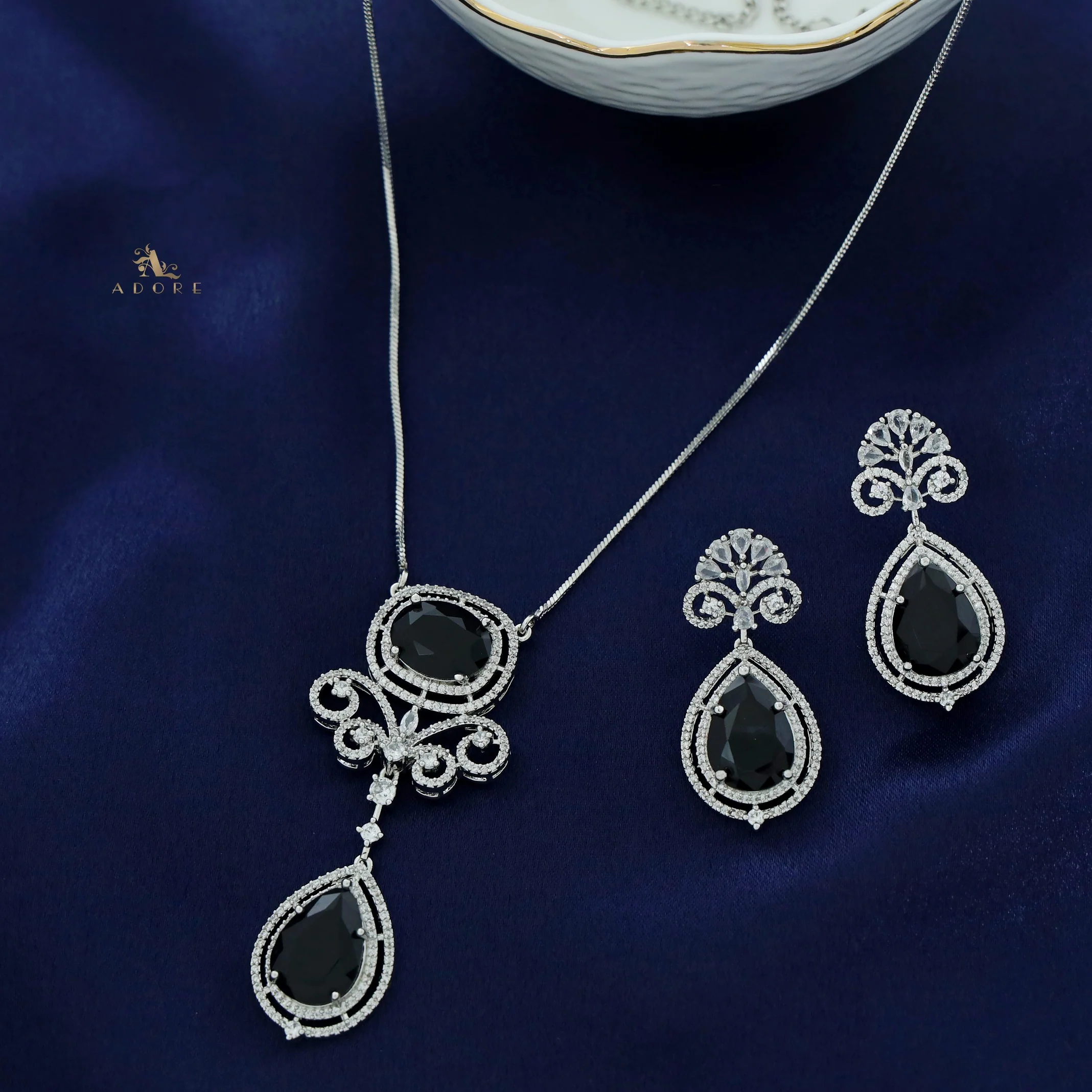 Agastya AD Stone Drop Neckpiece With Earring - Image 7