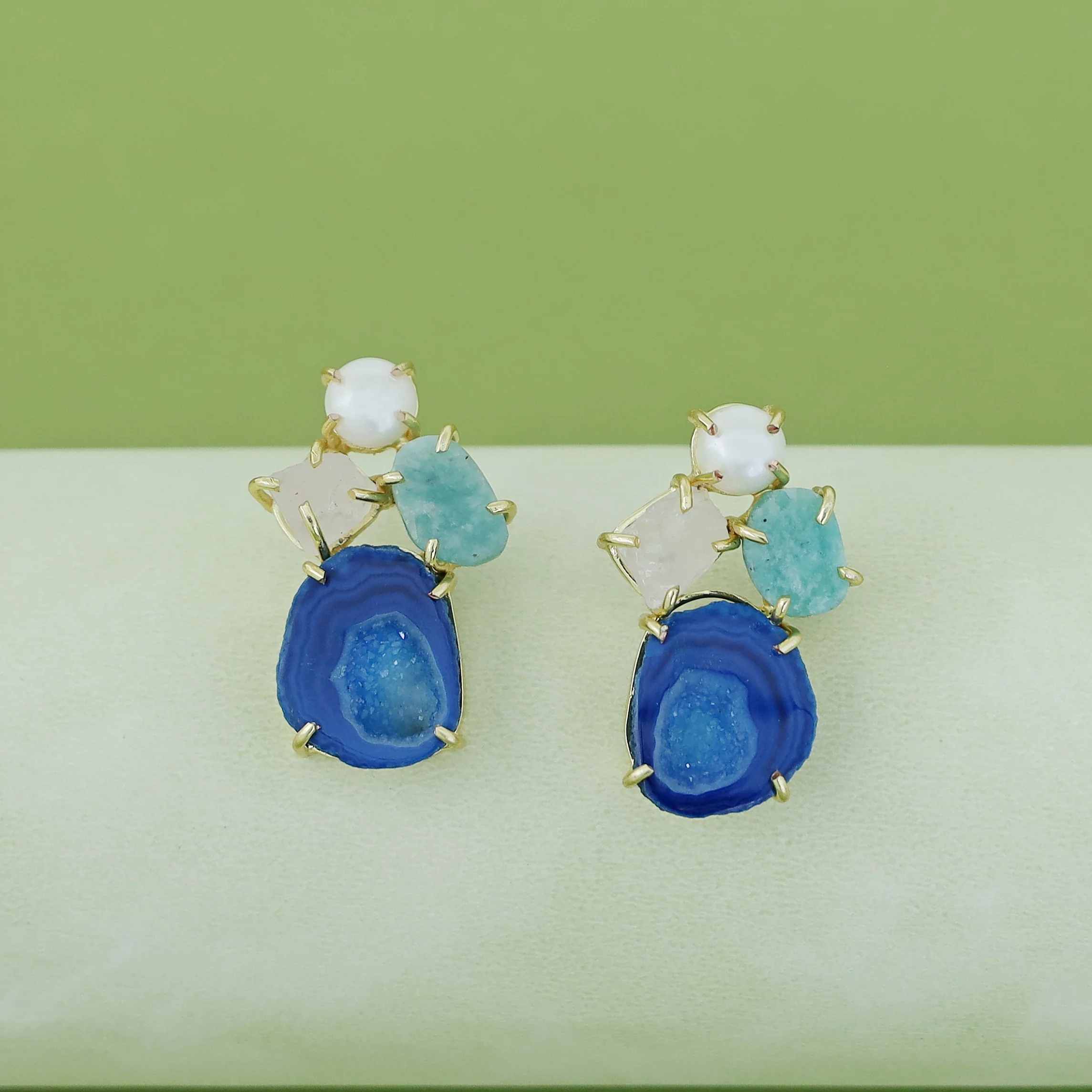 Agate Raw Stone + Pearl Earring - Image 23