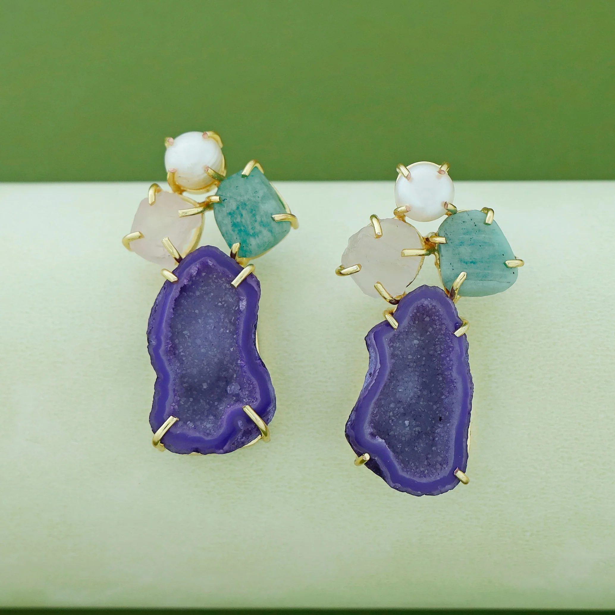 Agate Raw Stone + Pearl Earring - Image 8