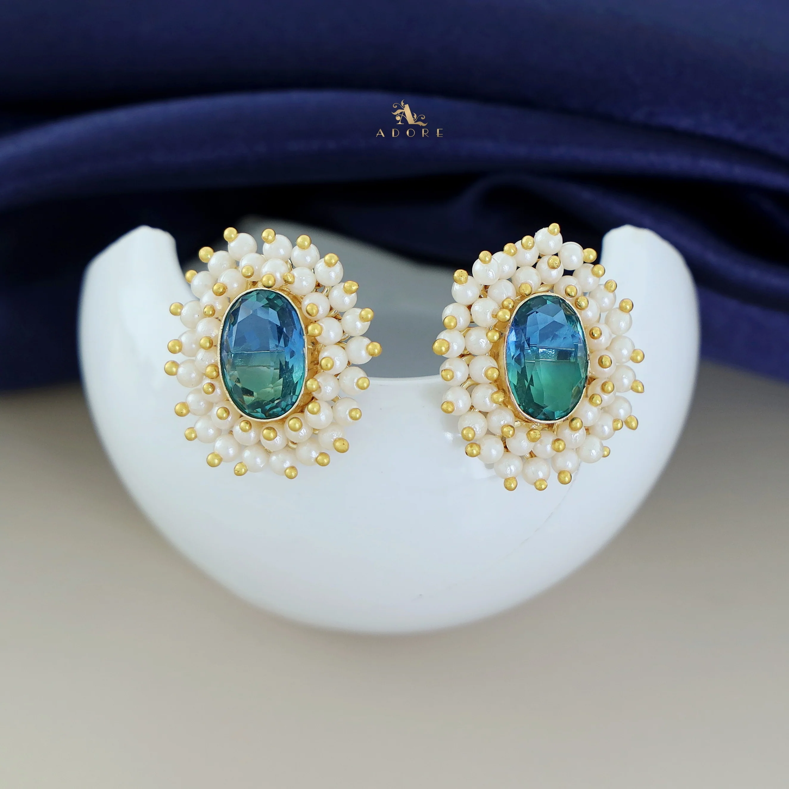 Ahelia Glossy Oval Cluster Pearl Earring - Image 29