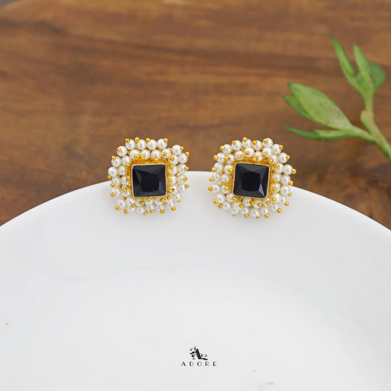 Ahelia Glossy Square Cluster Pearl Earring - Image 10