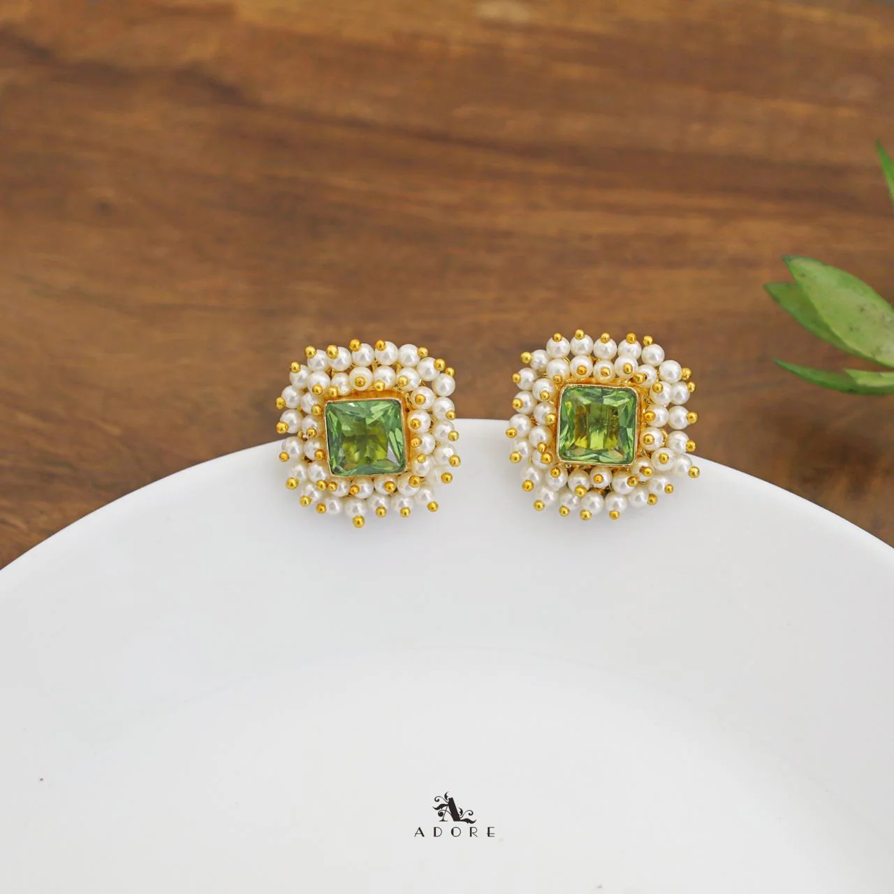Ahelia Glossy Square Cluster Pearl Earring - Image 4