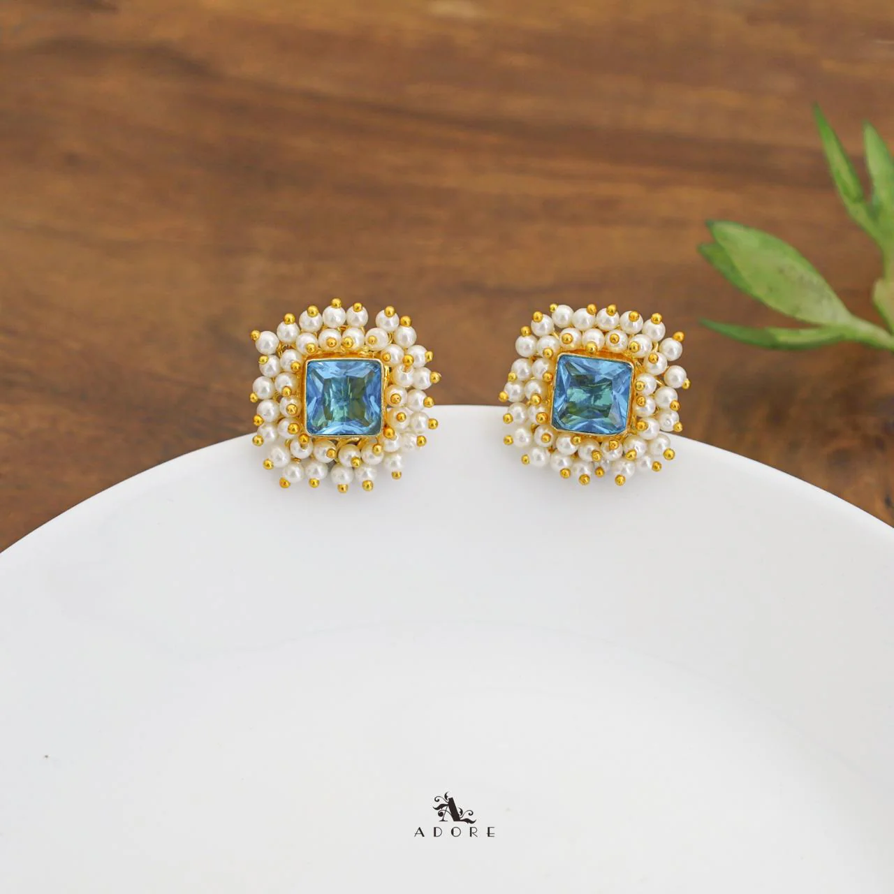 Ahelia Glossy Square Cluster Pearl Earring - Image 5