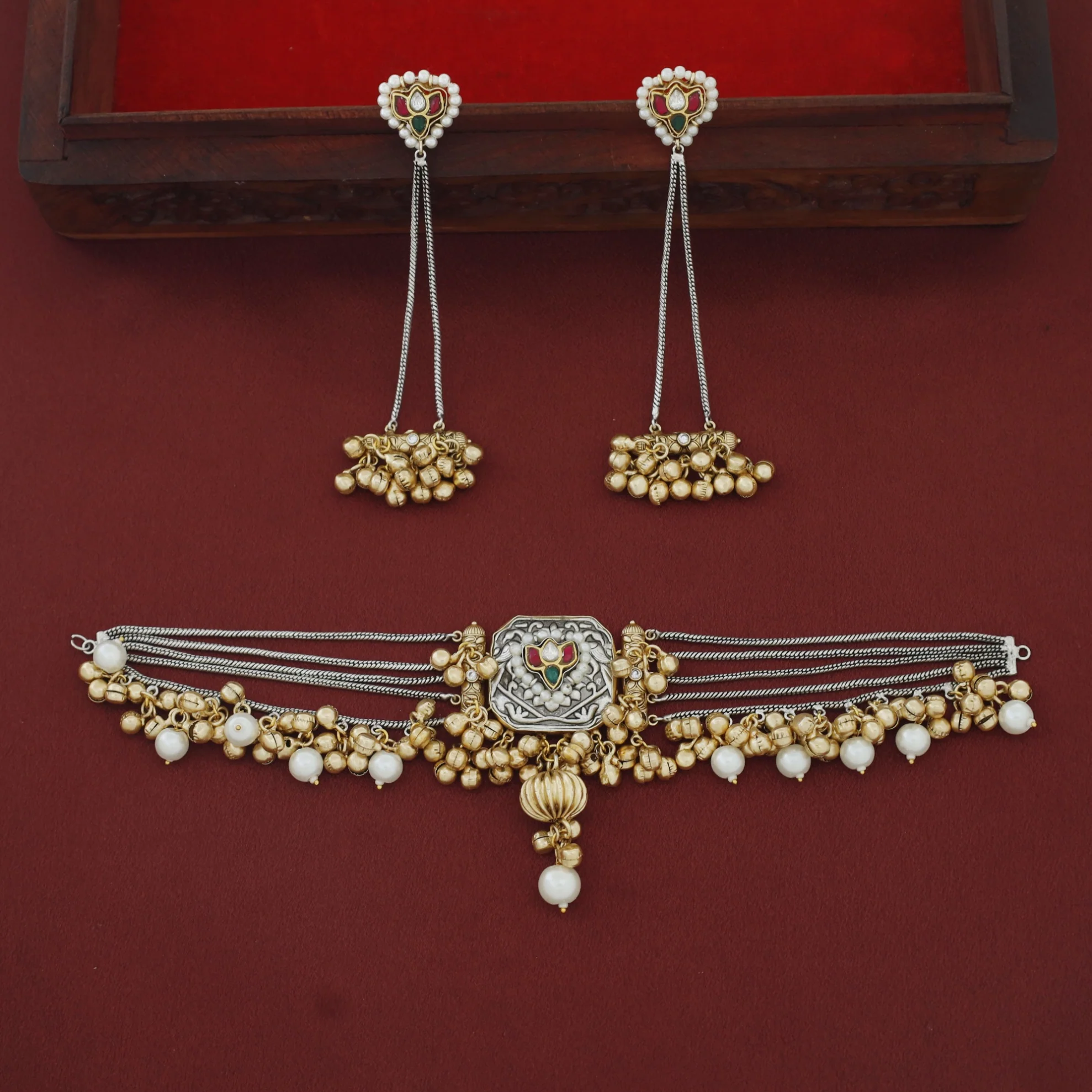 Ahima Ghungroo Dual Tone Jadau Kundan Choker With Earring - Image 2