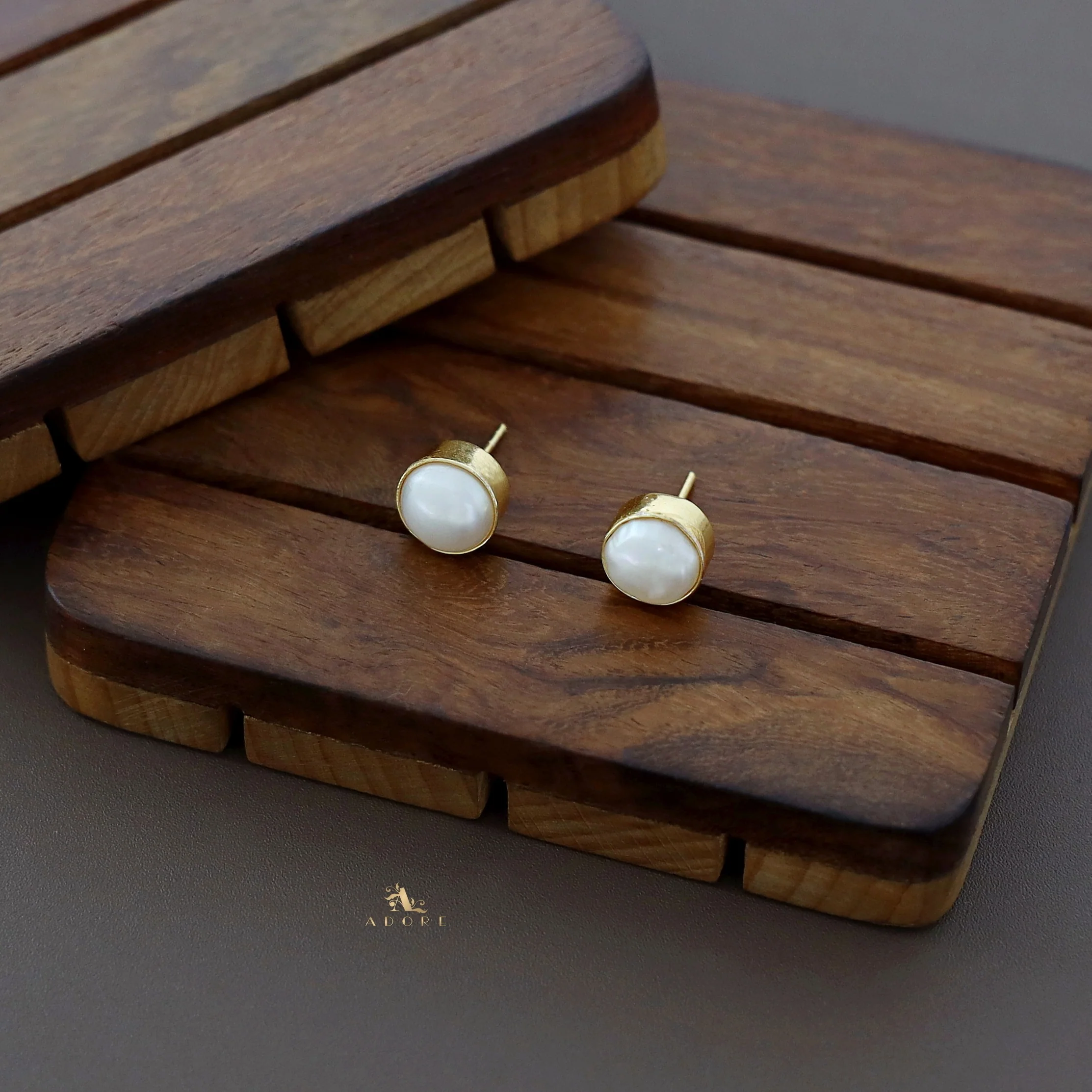 Ahkna Pearl Stud - Image 3