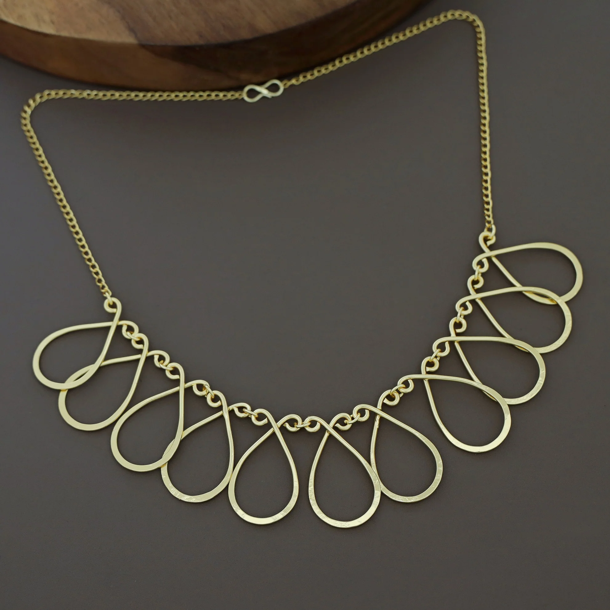 Ainara Golden Drop Neckpiece - Image 5