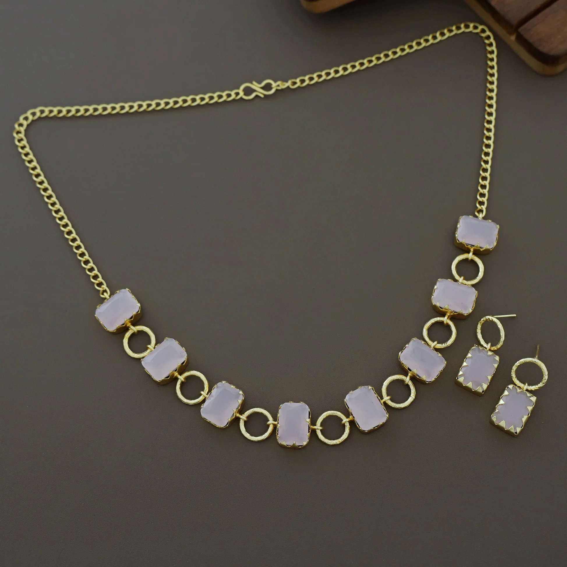 Aira Short Neckpiece/Choker with Stud - Image 4