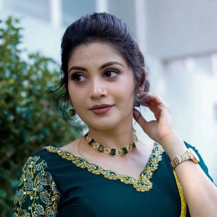 Aira Short Neckpiece/Choker with Stud - Image 7