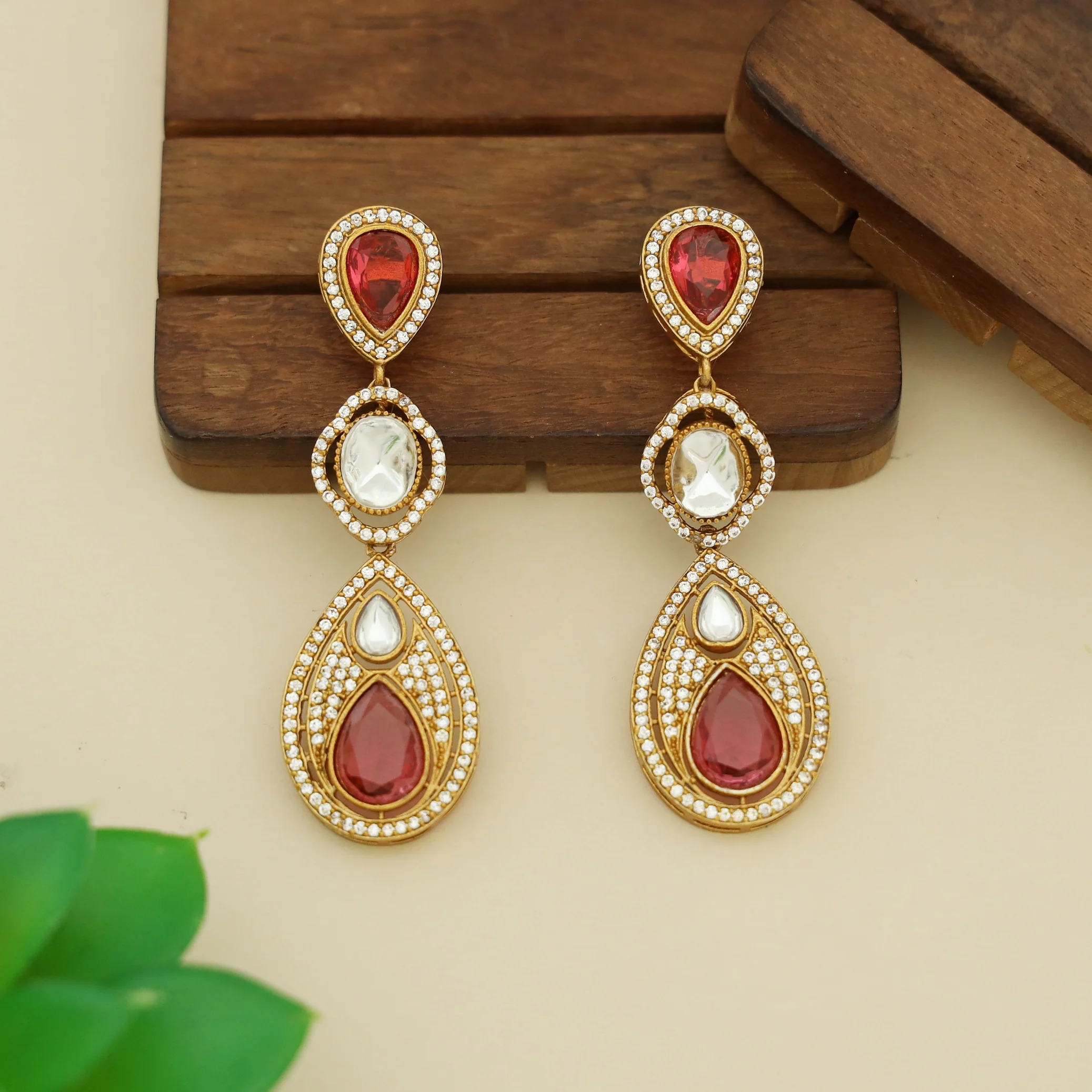 Airavi Glossy Stone Kundan Earring - Image 13