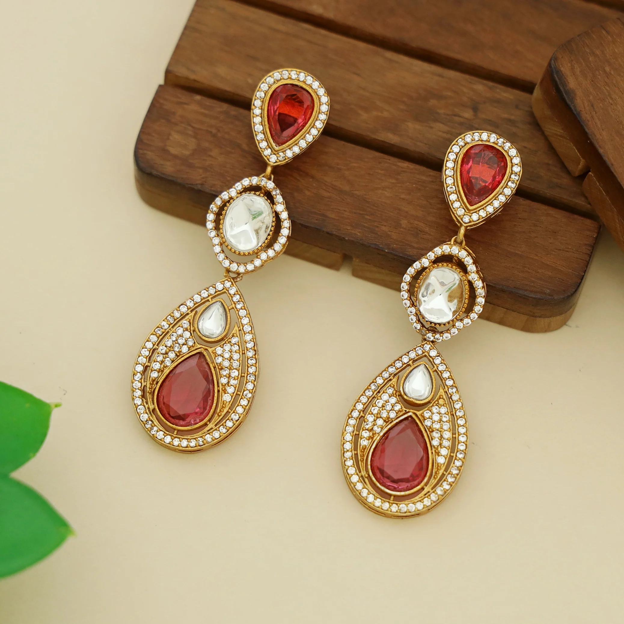 Airavi Glossy Stone Kundan Earring - Image 14