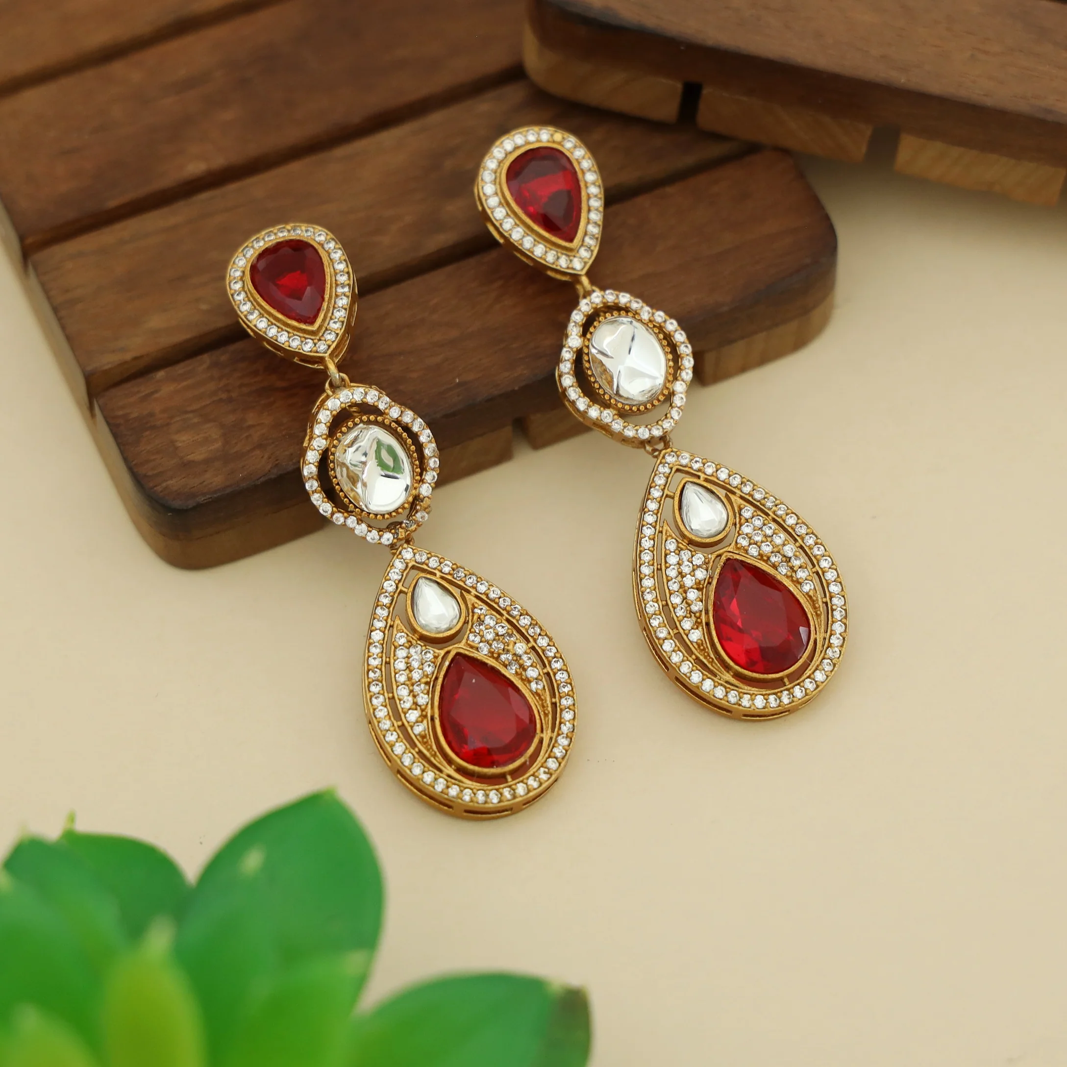 Airavi Glossy Stone Kundan Earring - Image 6