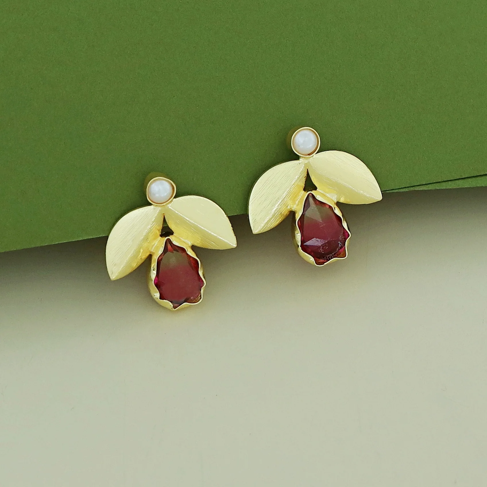 Ajala 2 Fold Leaf Glossy With Pearl Earring - Image 22