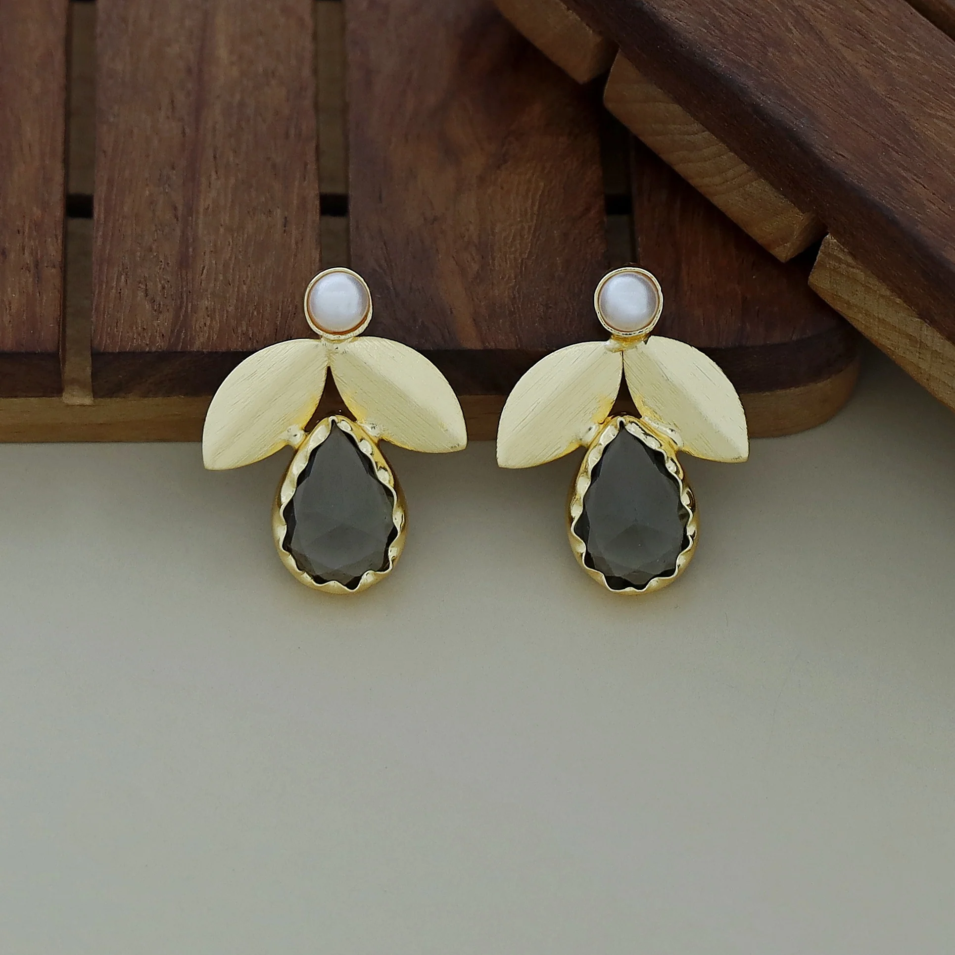 Ajala 2 Fold Leaf Glossy With Pearl Earring - Image 31