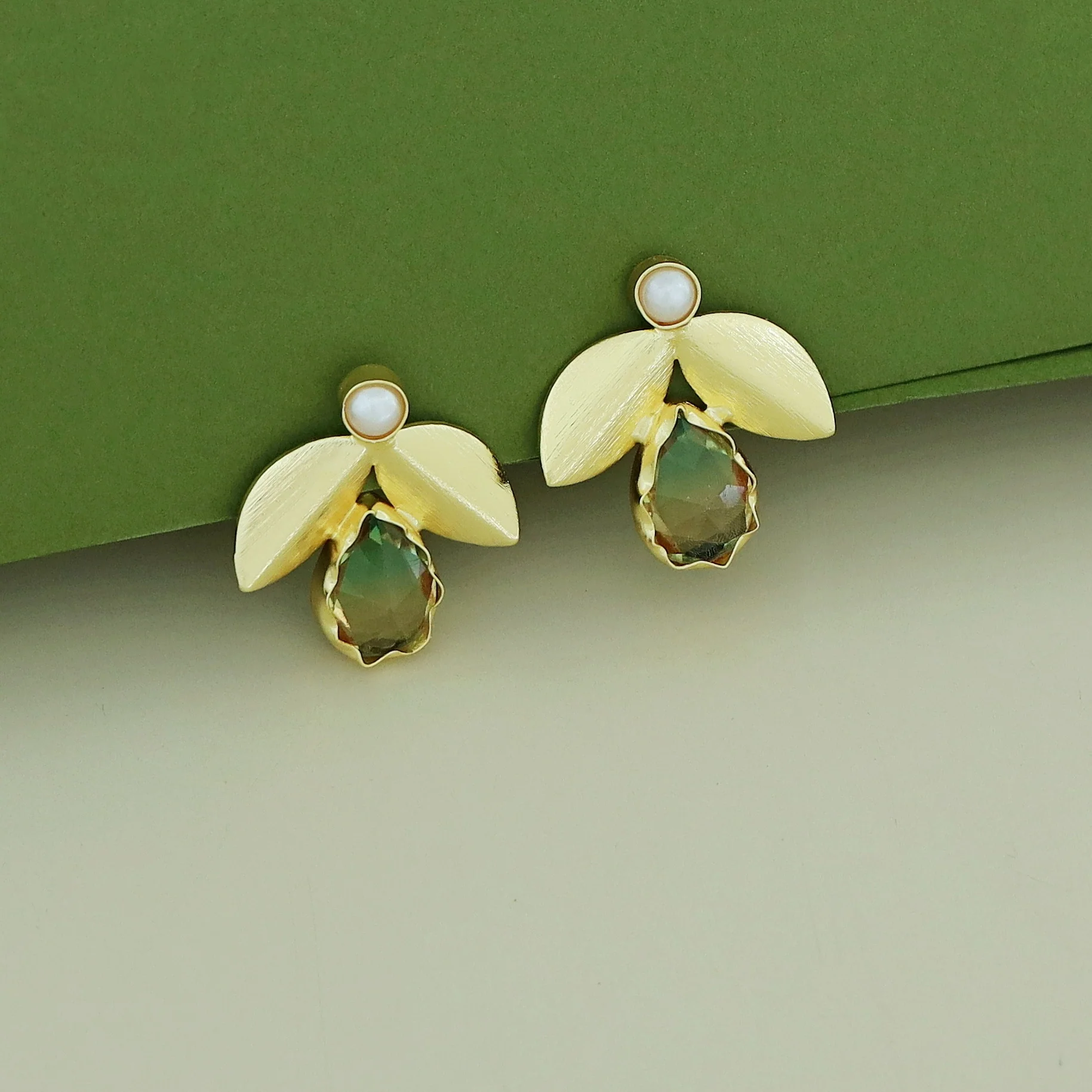 Ajala 2 Fold Leaf Glossy With Pearl Earring - Image 8