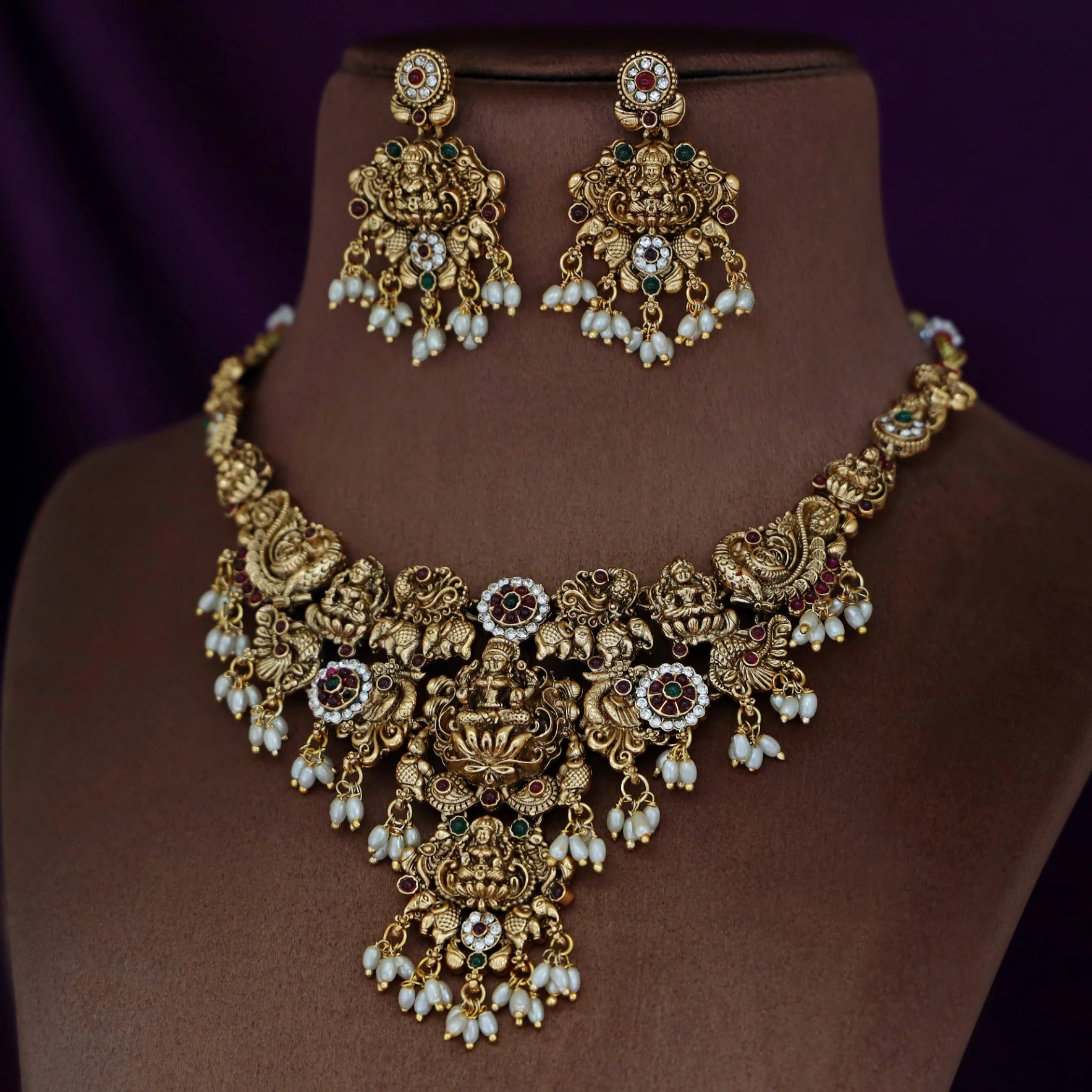 Akilandeswari Mayura Rice Pearl Neckpiece With Earring - Image 2
