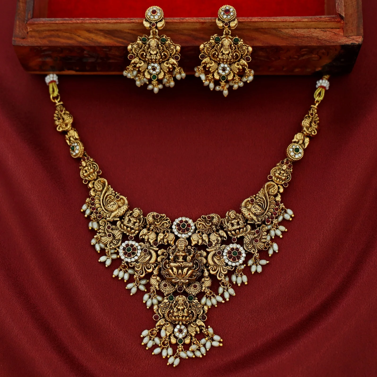Akilandeswari Mayura Rice Pearl Neckpiece With Earring - Image 3