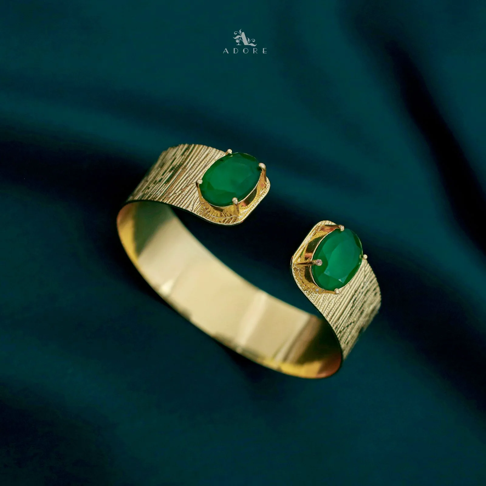 Akshi Textured Golden Claw Dual Oval Glossy Bangle - Image 3