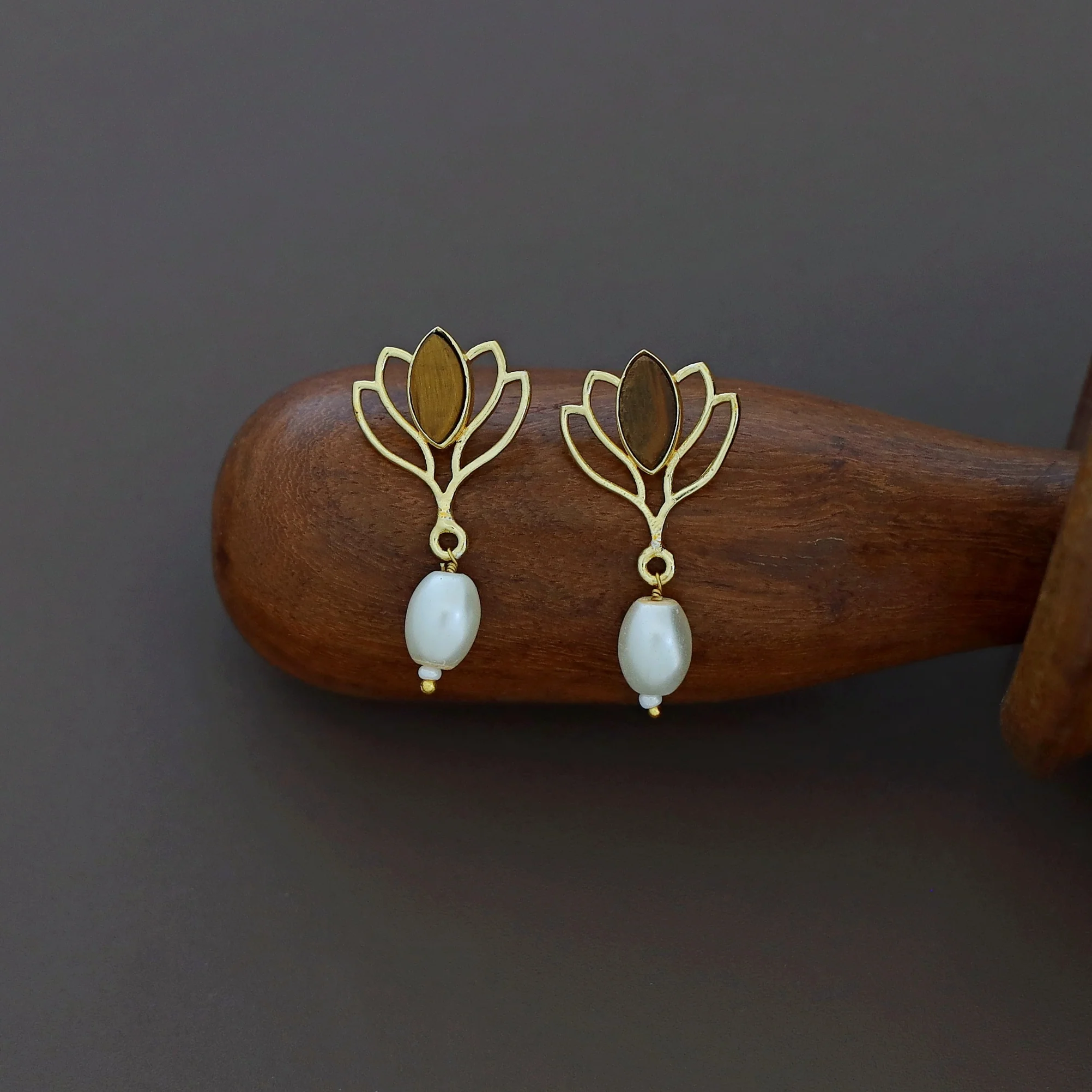 Golden Lotus Glossy + Raw Stone Pearl Earring - Image 2