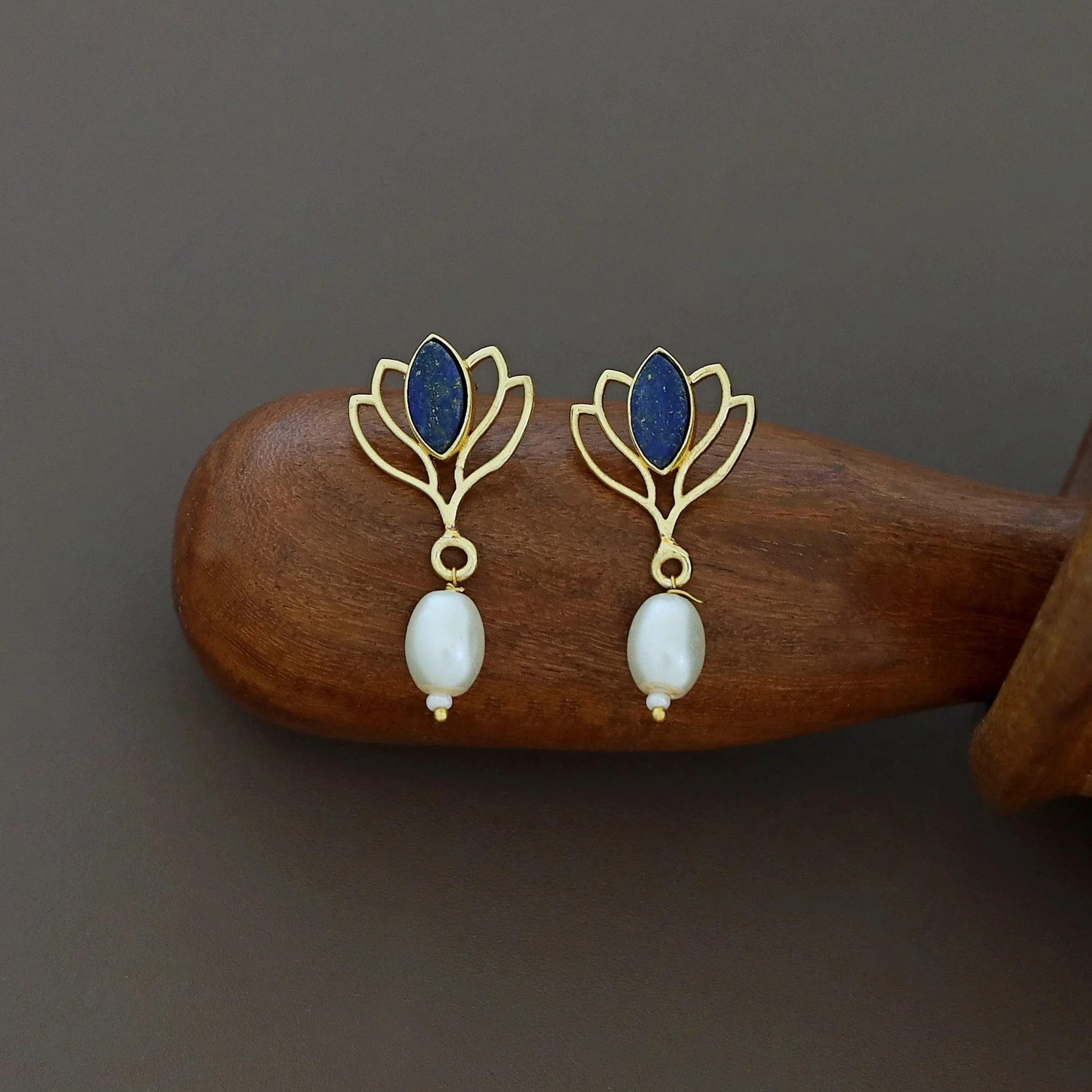 Golden Lotus Glossy + Raw Stone Pearl Earring - Image 5