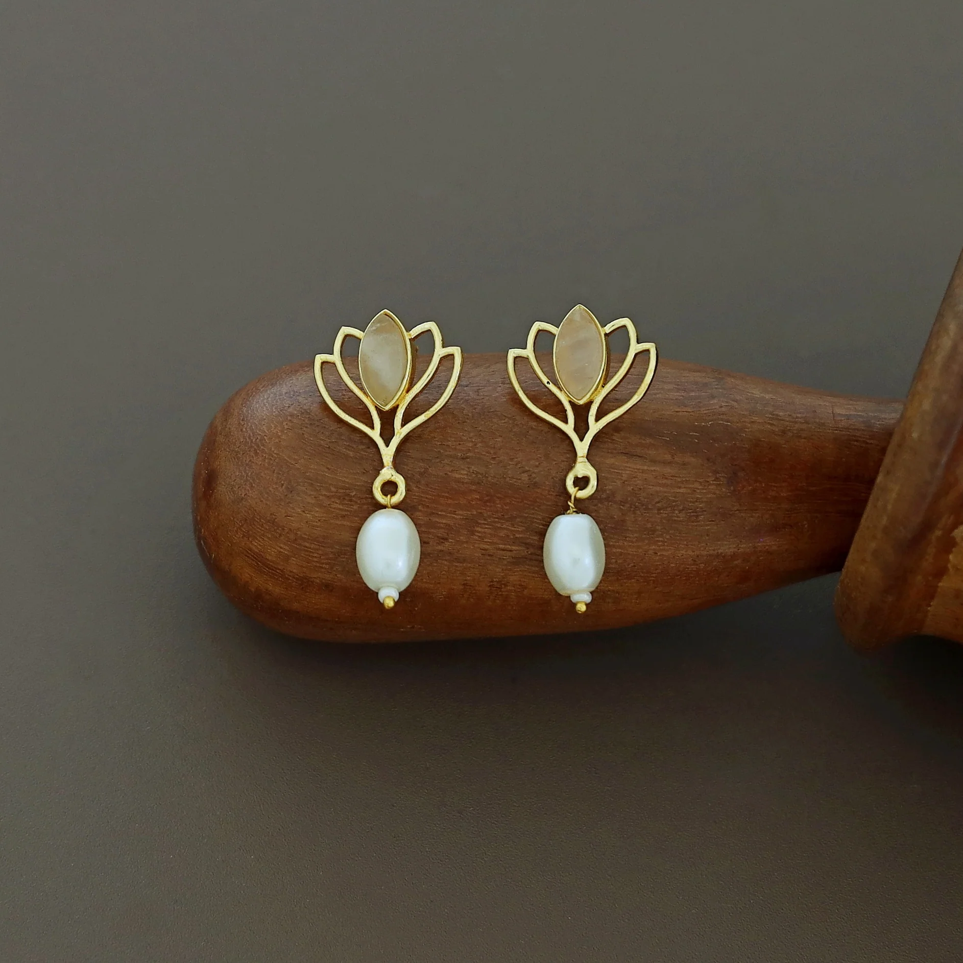 Golden Lotus Glossy + Raw Stone Pearl Earring - Image 7